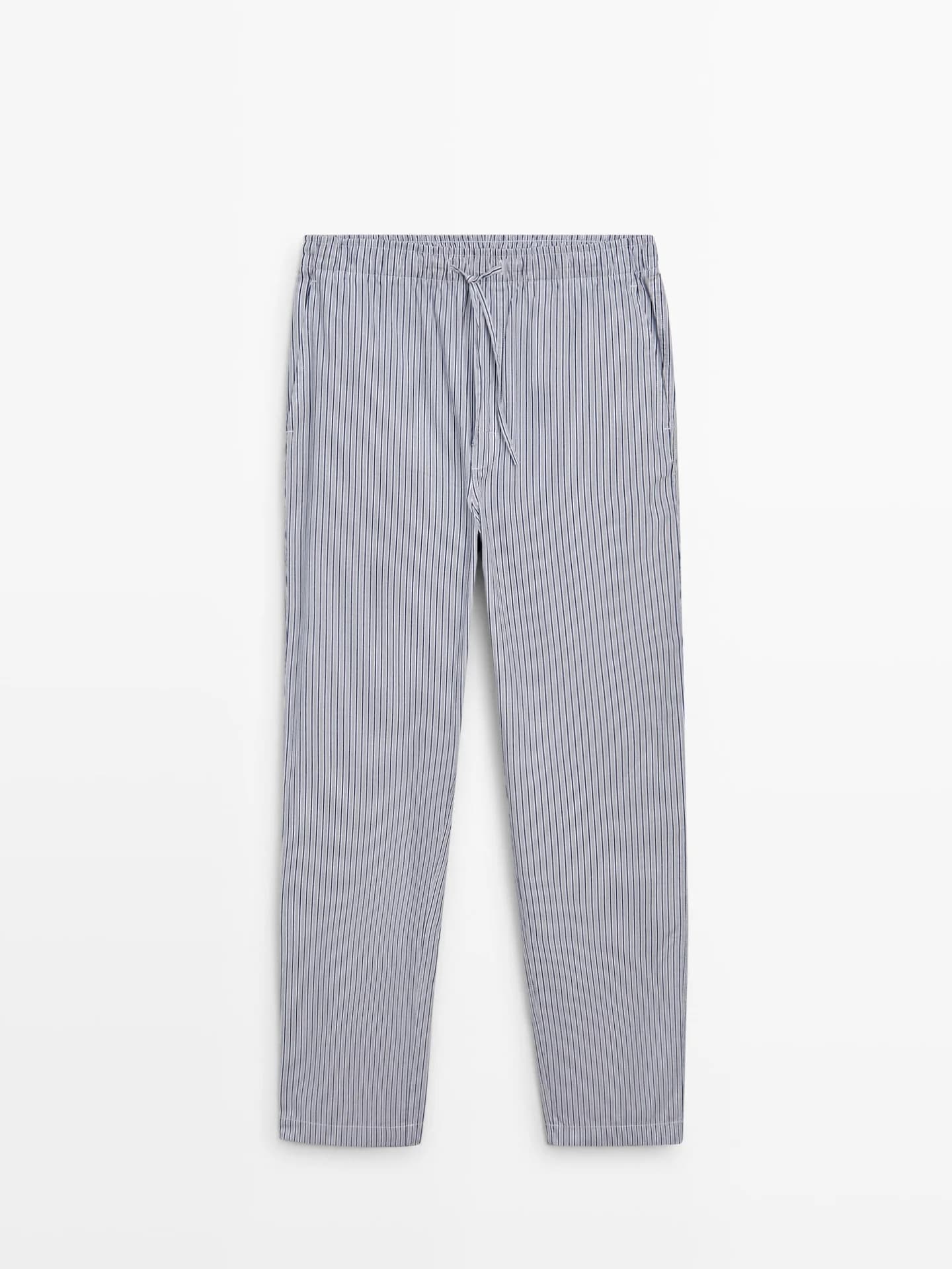 Пижамный топ с короткими рукавами и полосатые брюки. - фото 4