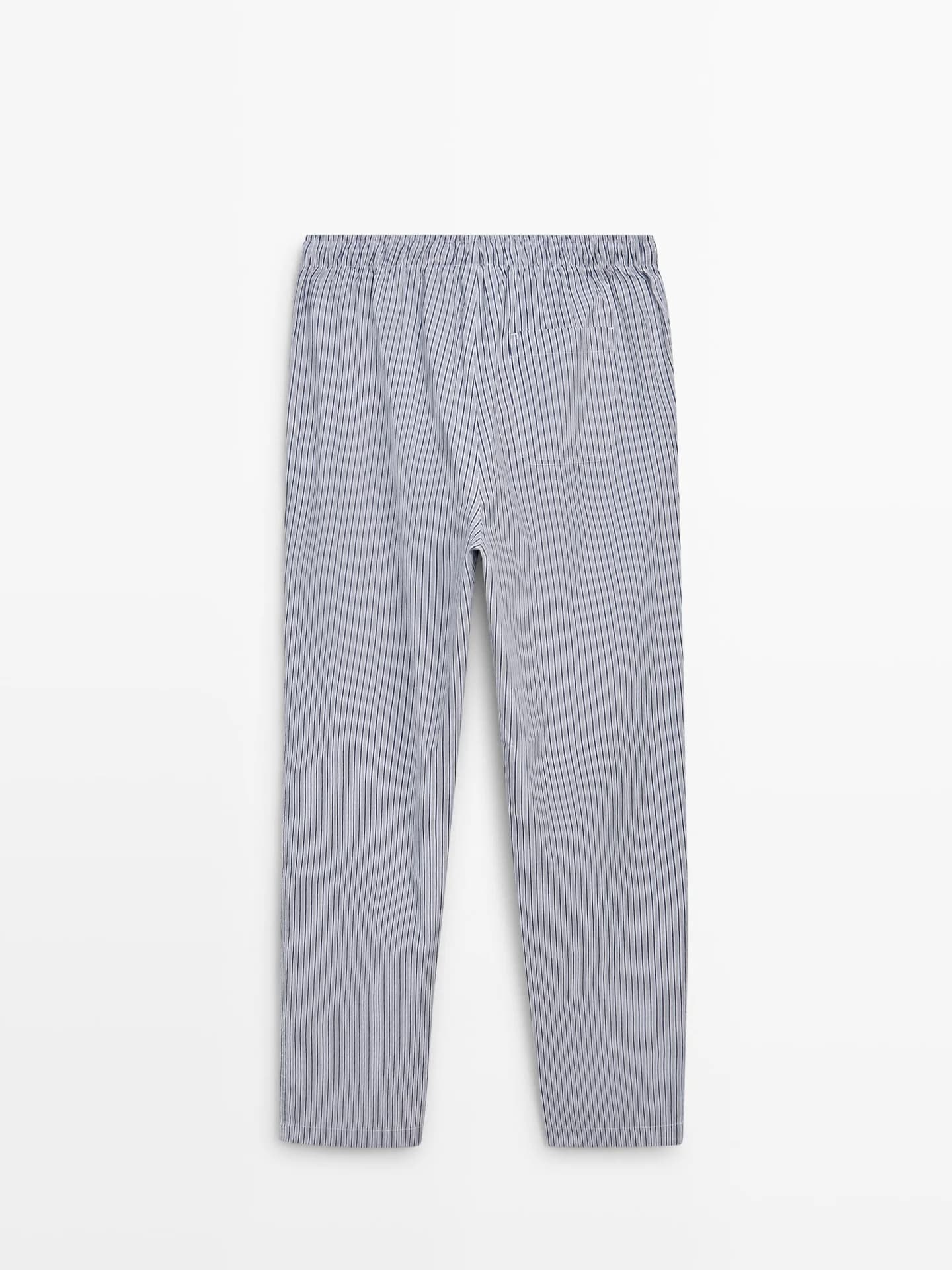 Пижамный топ с короткими рукавами и полосатые брюки. - фото 5