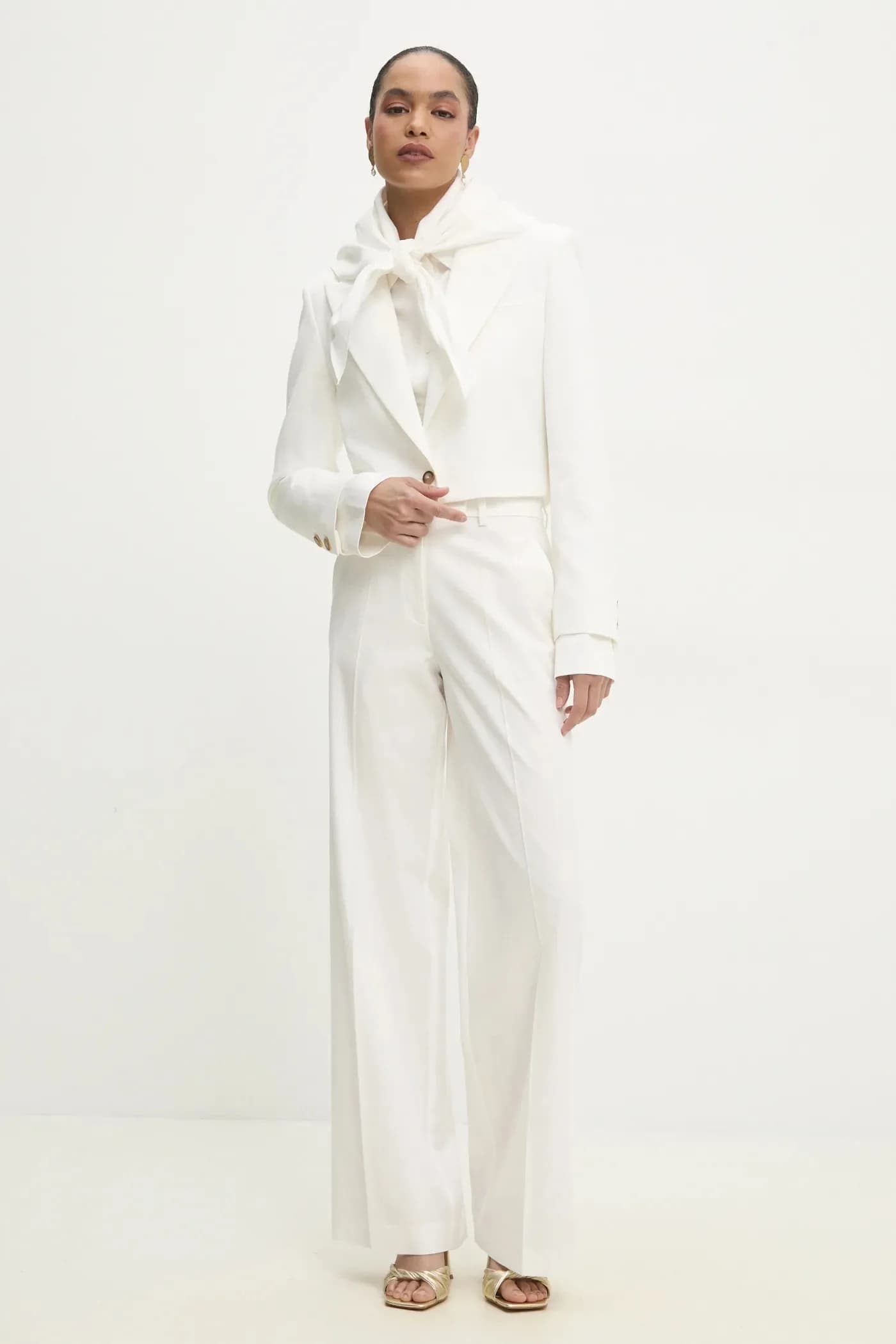 Широкие костюмные брюки