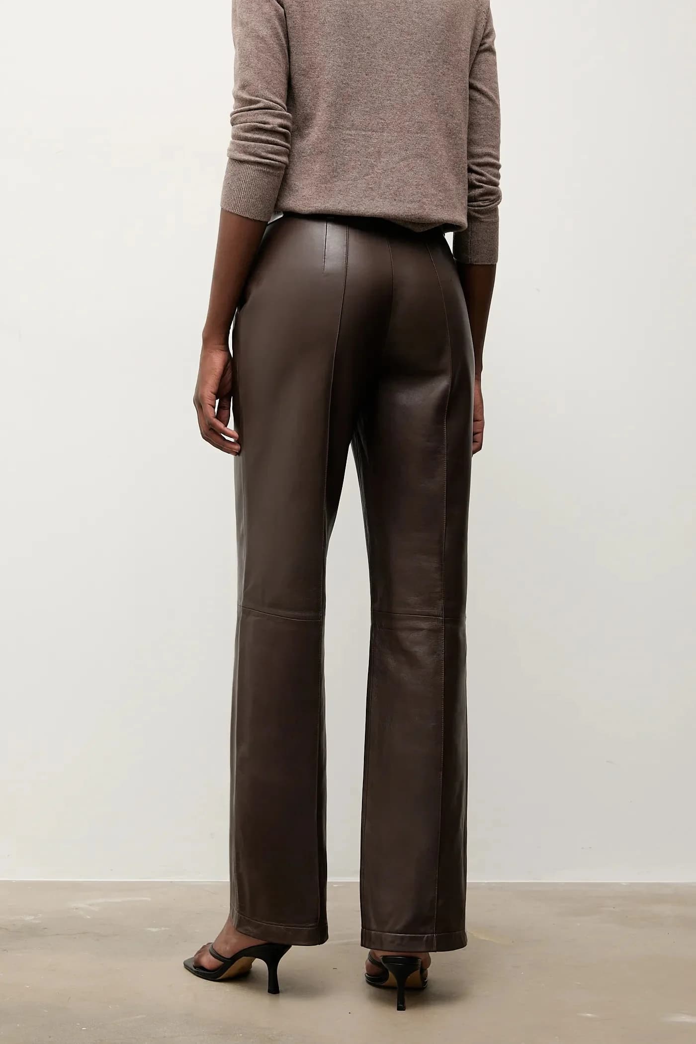 Скреплены кожаными брюками Answear.LAB и LOBOS. - фото 3