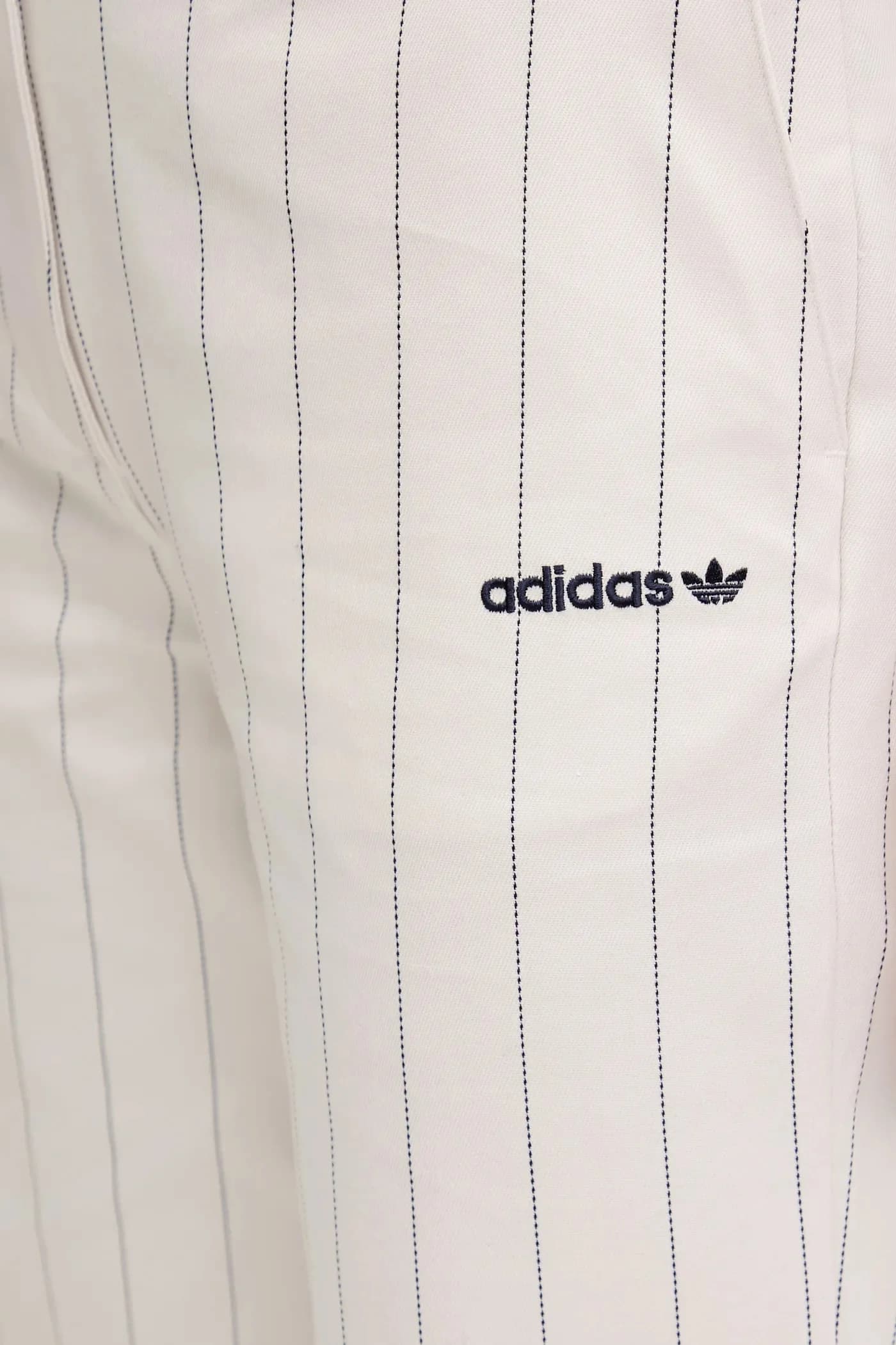 БРЮКИ В ТОННУЮ ПОЛОСКУ - фото 4