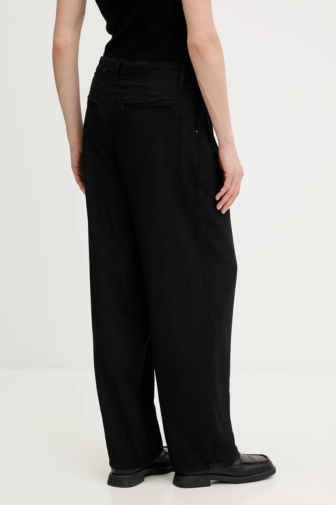 Женские вискозные брюки-чиносы со складками - фото 3