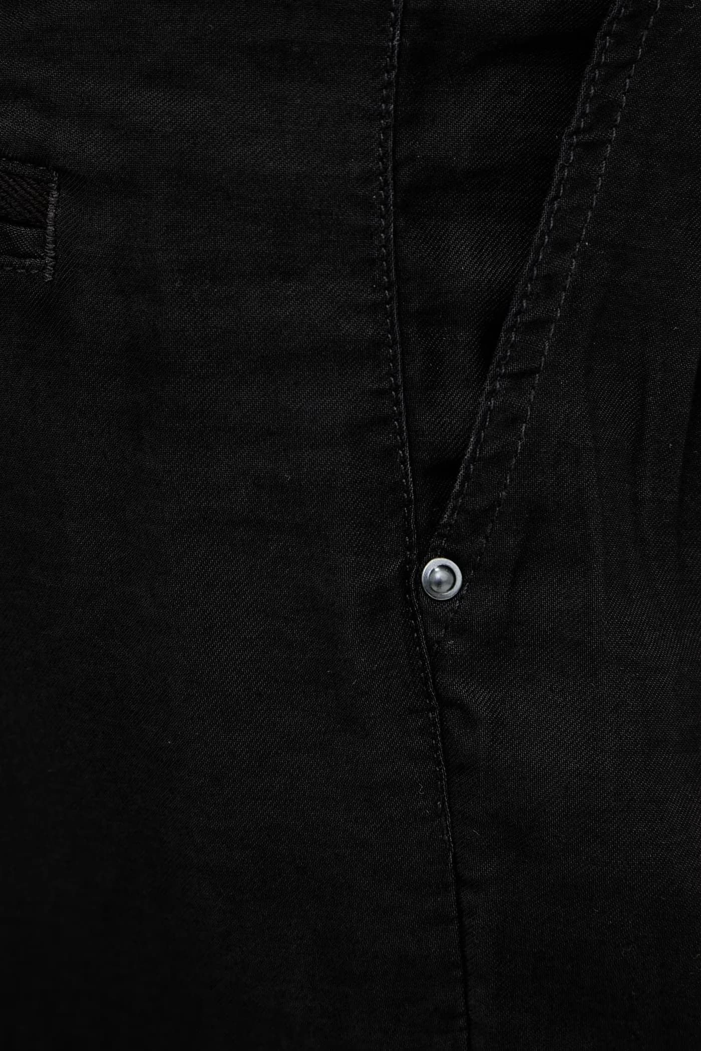 Женские вискозные брюки-чиносы со складками - фото 4