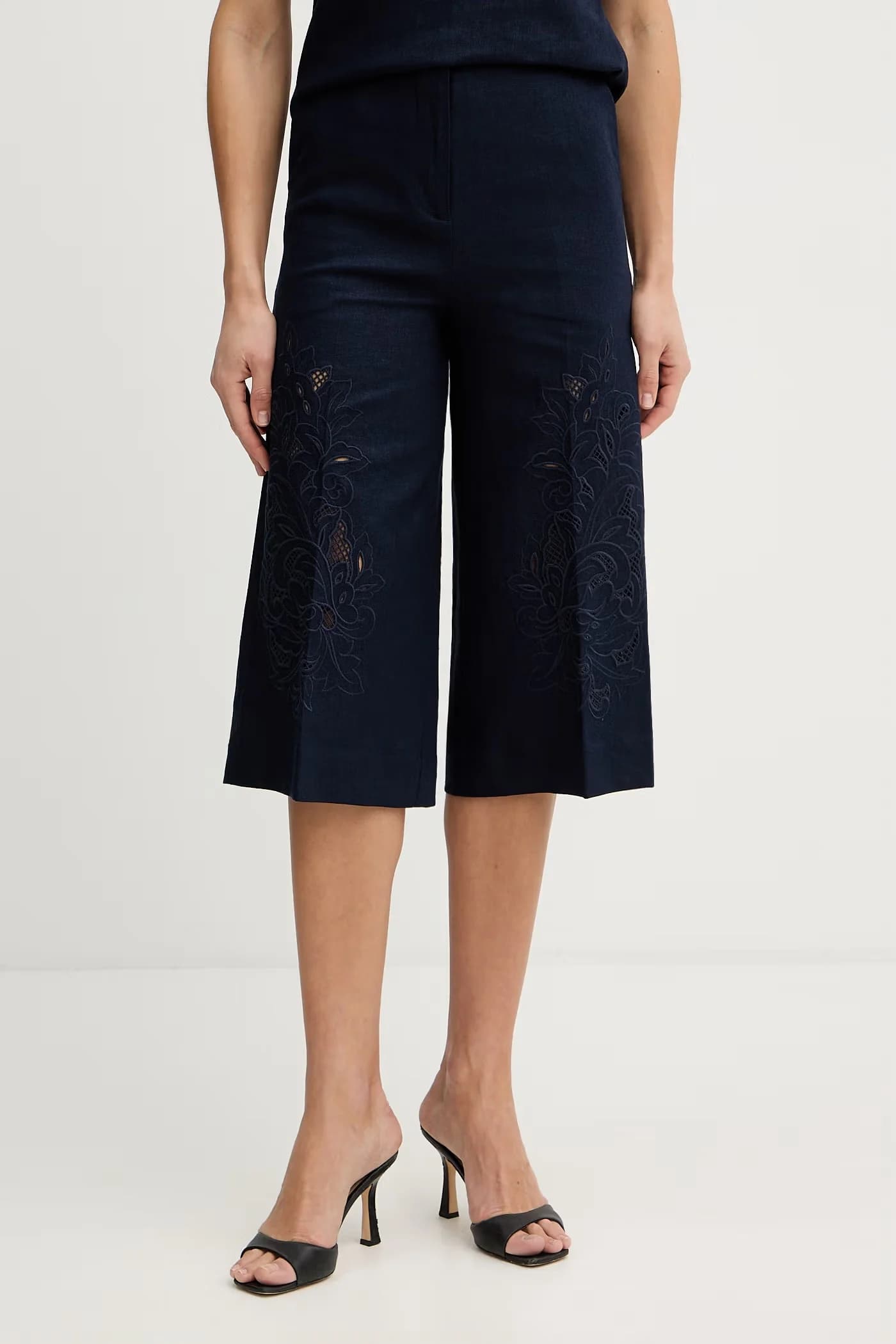 Брюки с льном