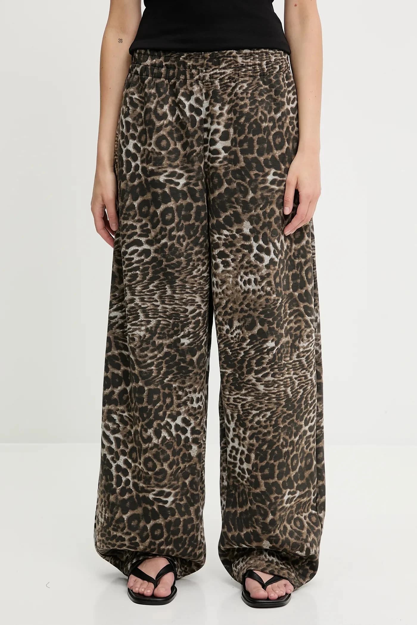 Спортивные штаны