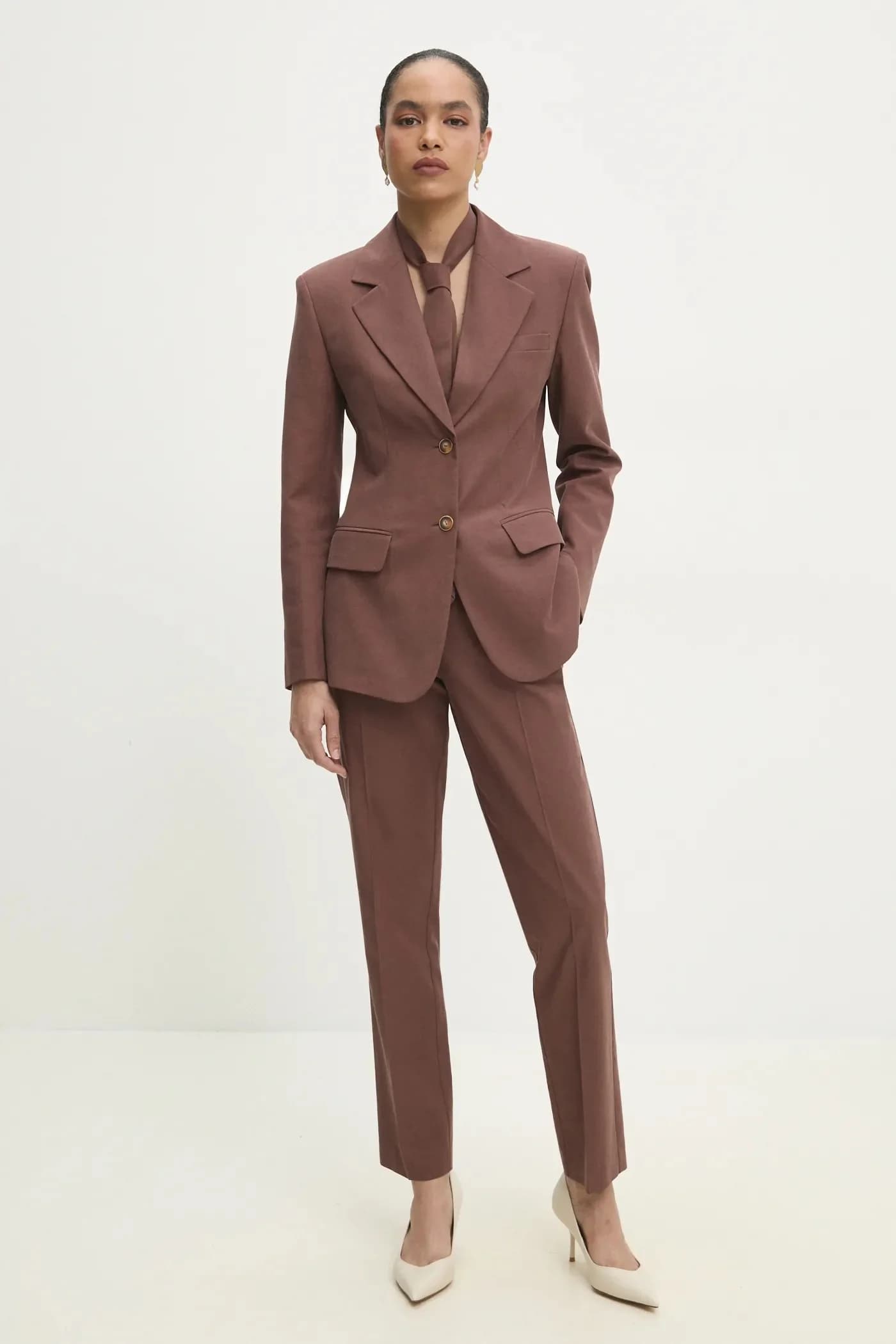 Костюмные брюки прямого кроя