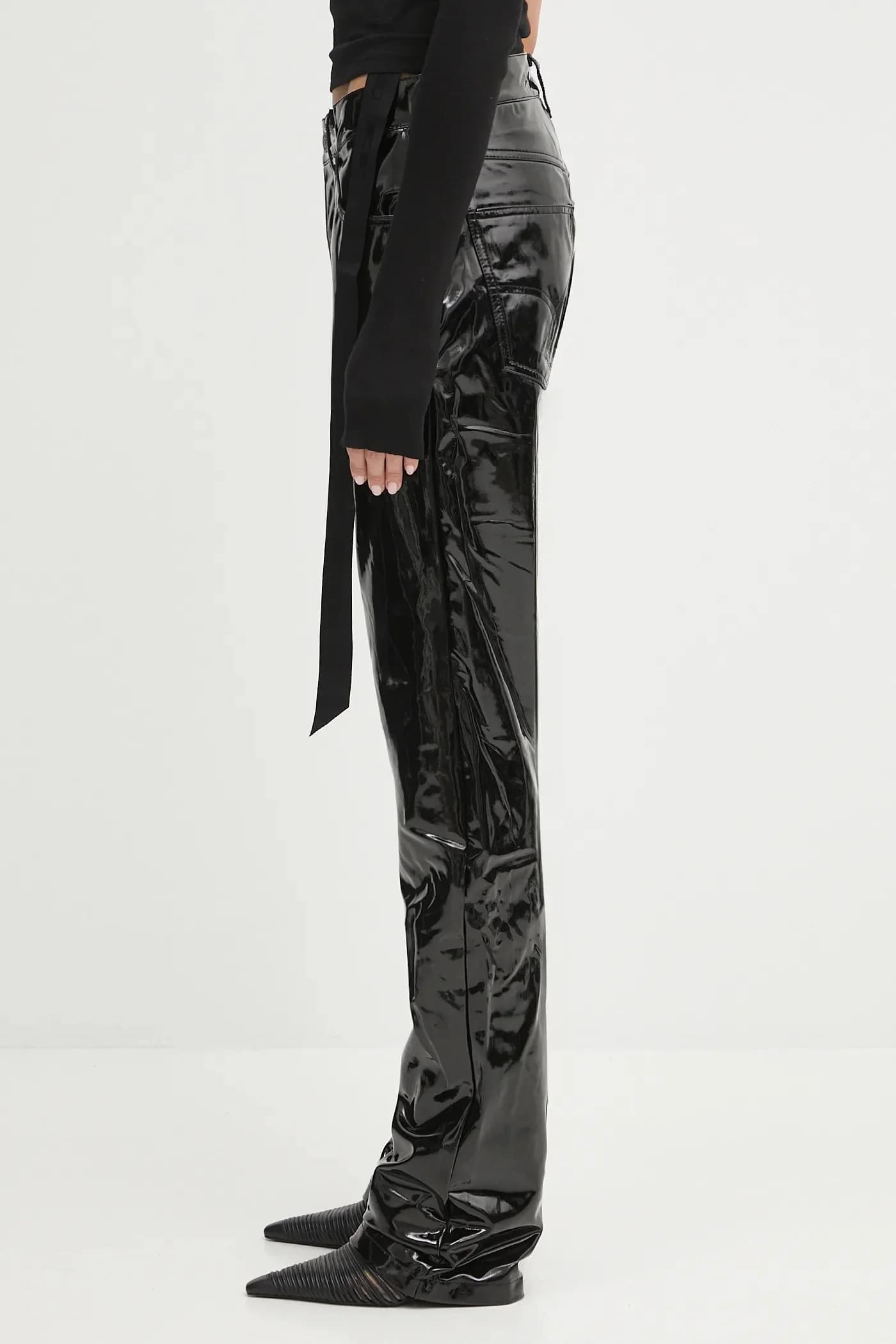Брюки прямого кроя из эластичного винила - фото 2