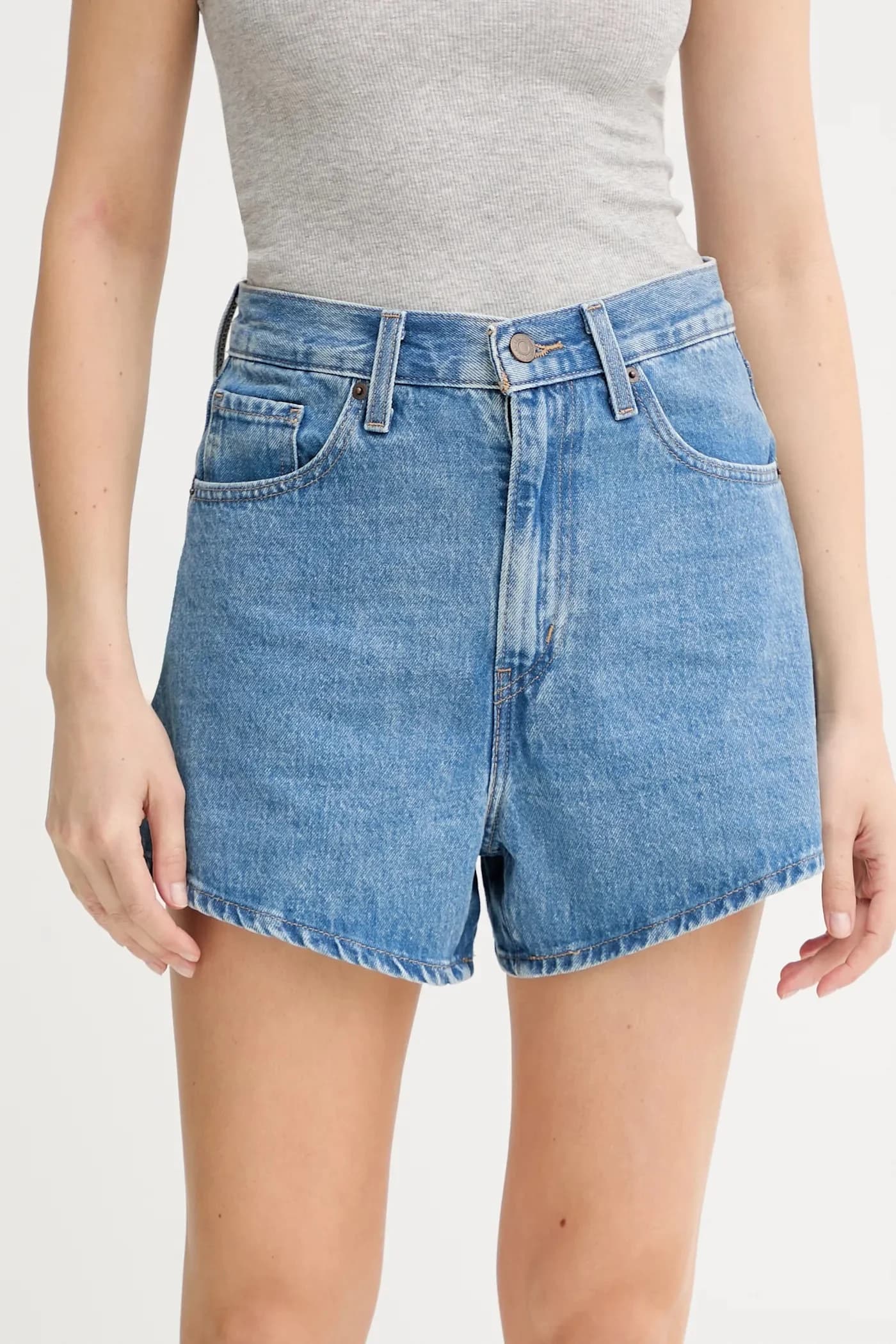 Джинсовые шорты