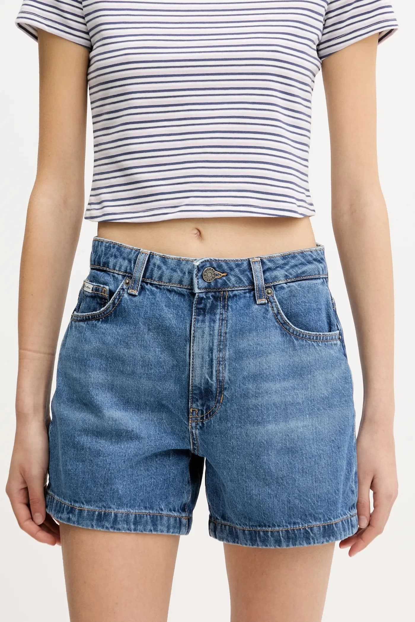 Джинсовые шорты