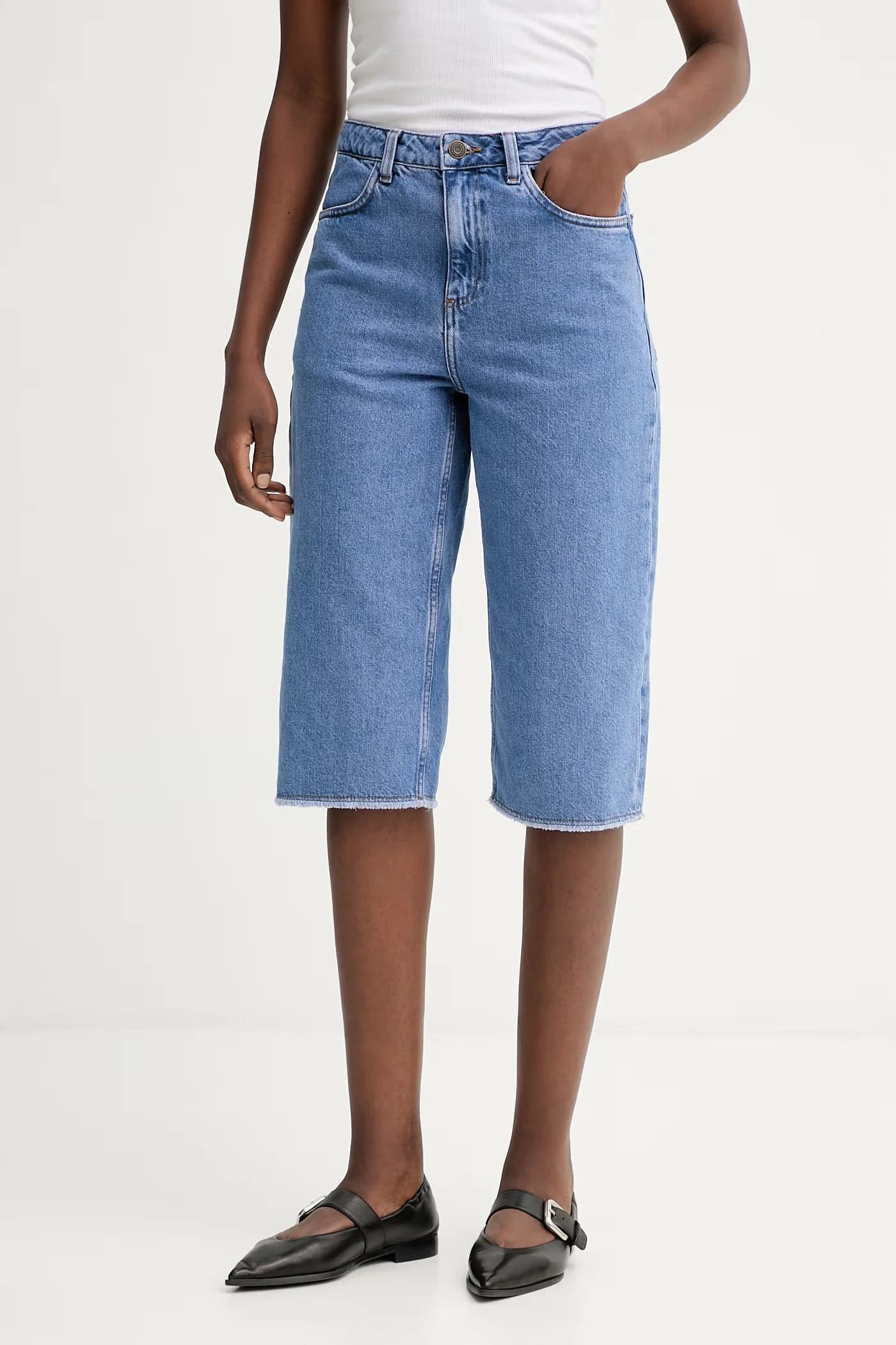 Джинсовые шорты