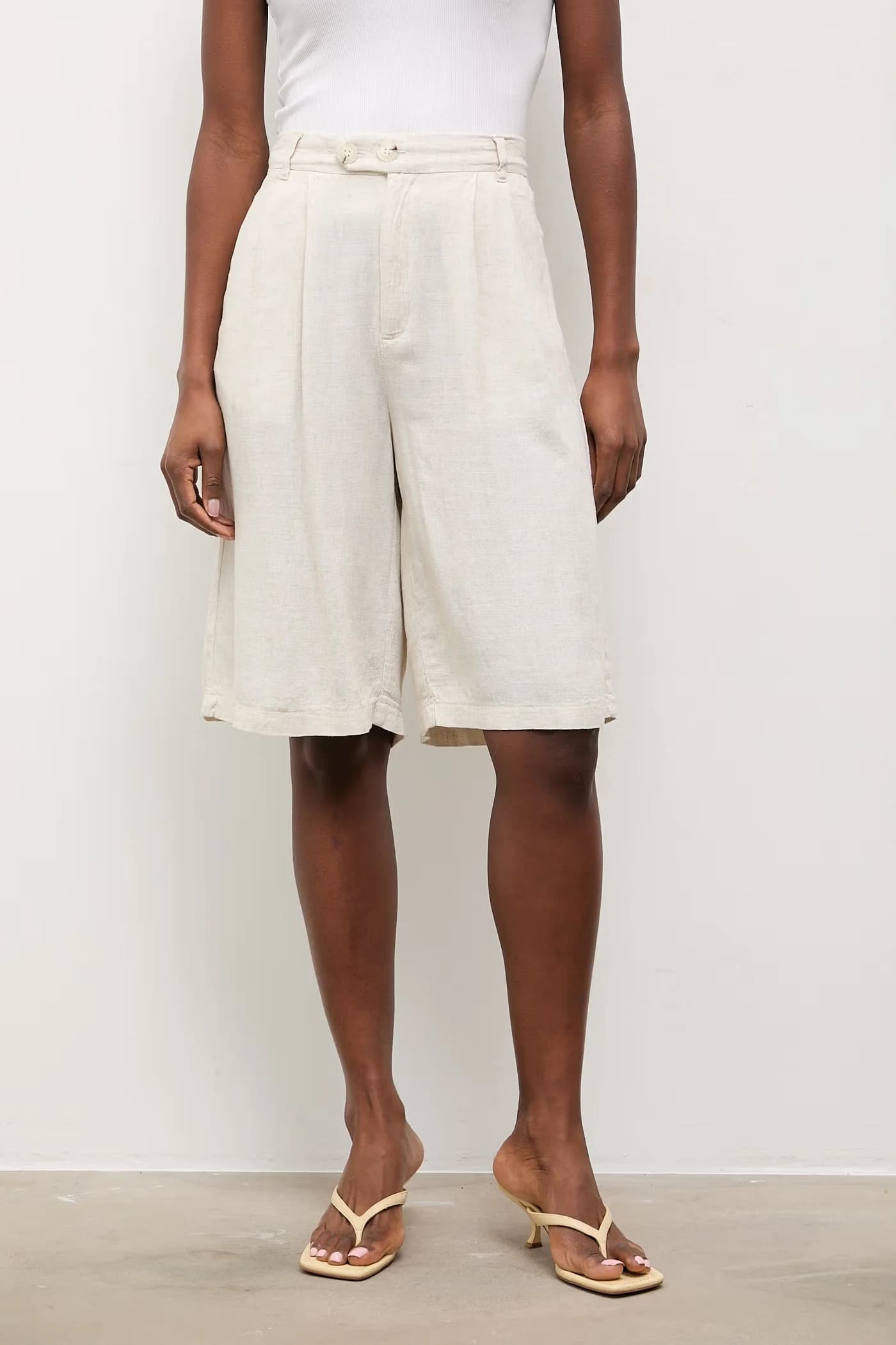 Льняные шорты