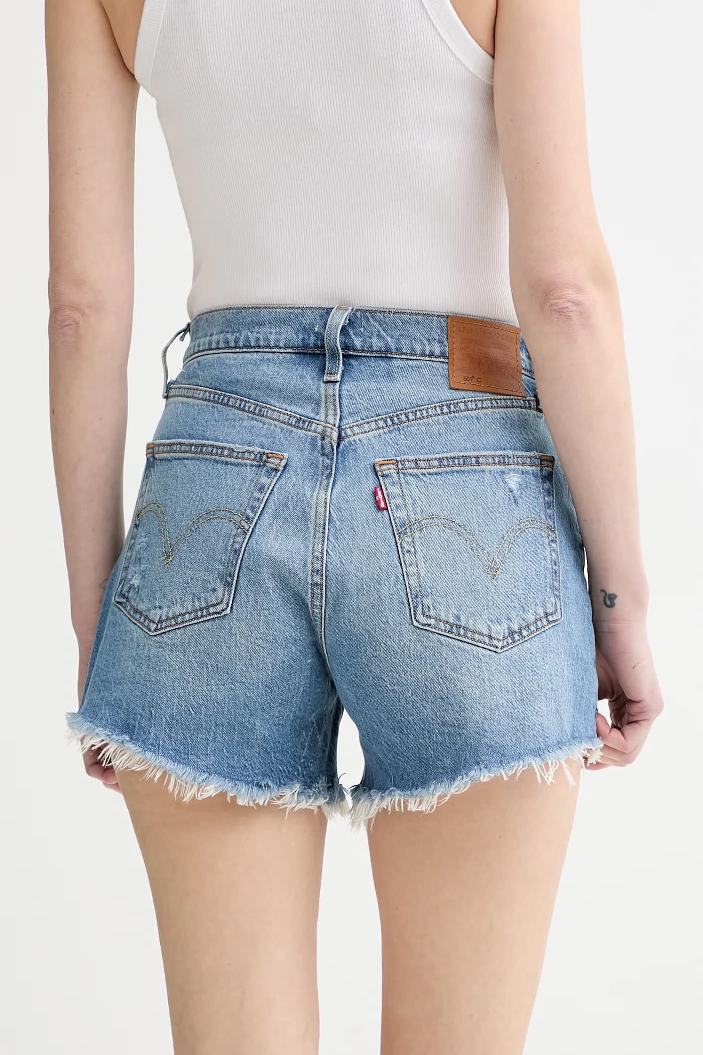 джинсовые шорты 501® CURVE - фото 3