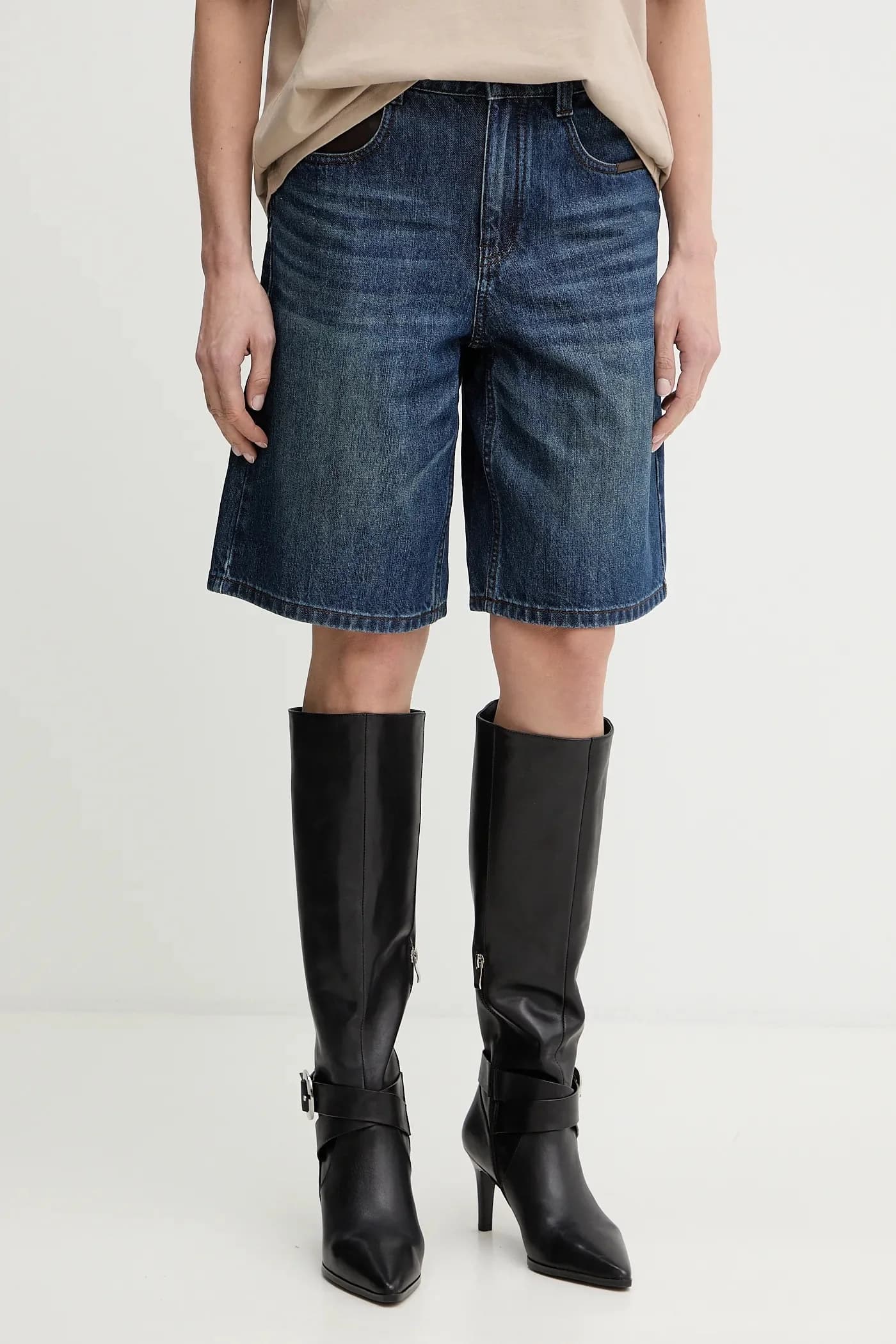 Джинсовые шорты