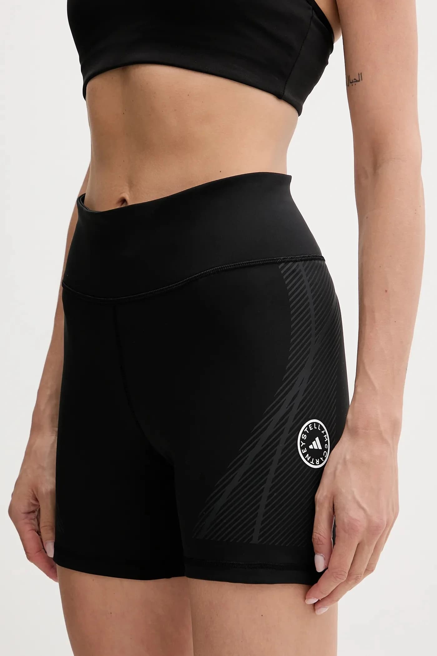 Тренировочные шорты