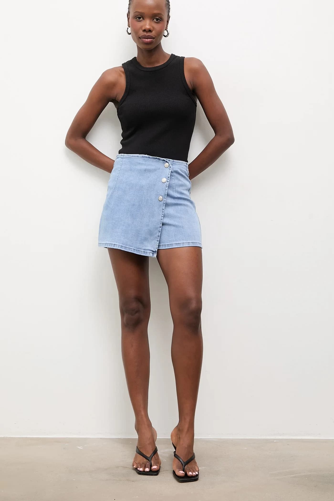 Джинсовая юбка и брюки - фото 2