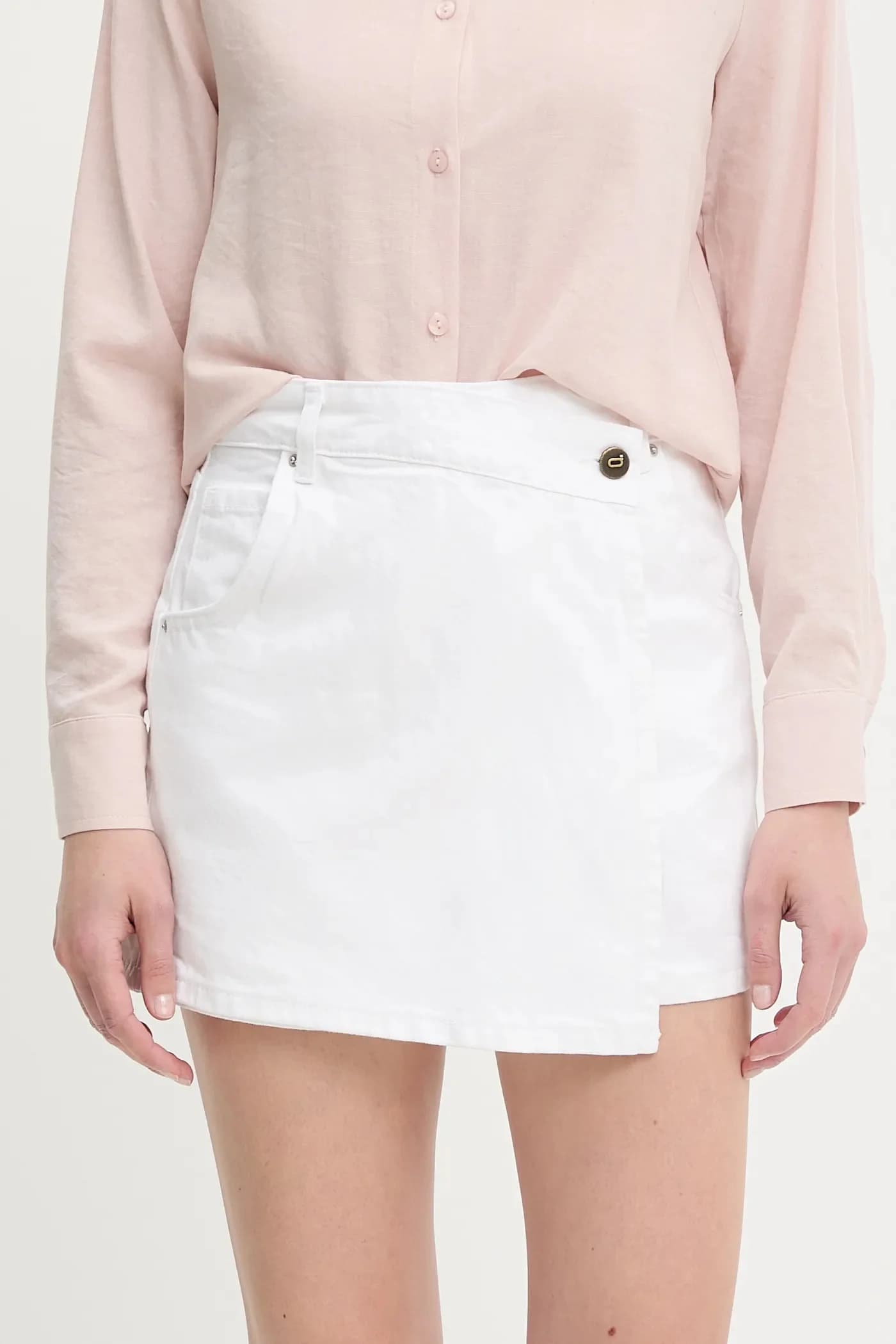 Джинсовые шорты