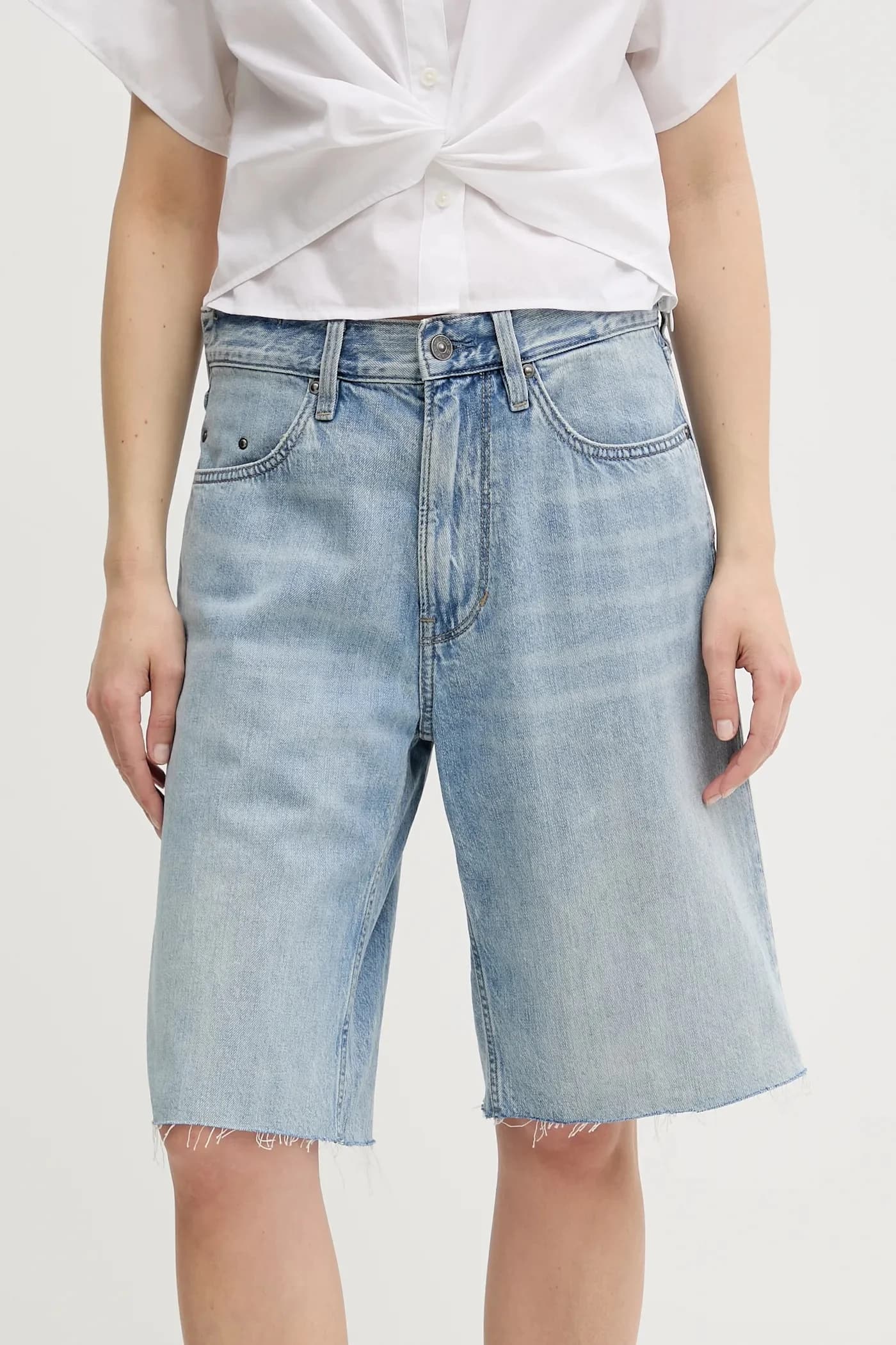 Джинсовые шорты