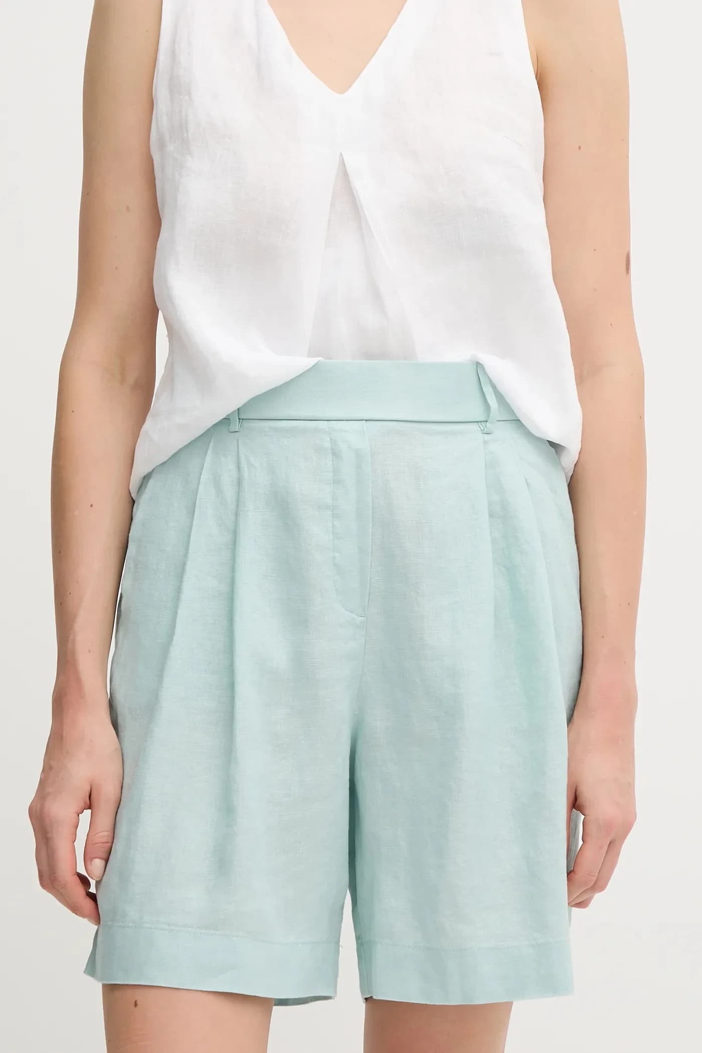 Льняные шорты