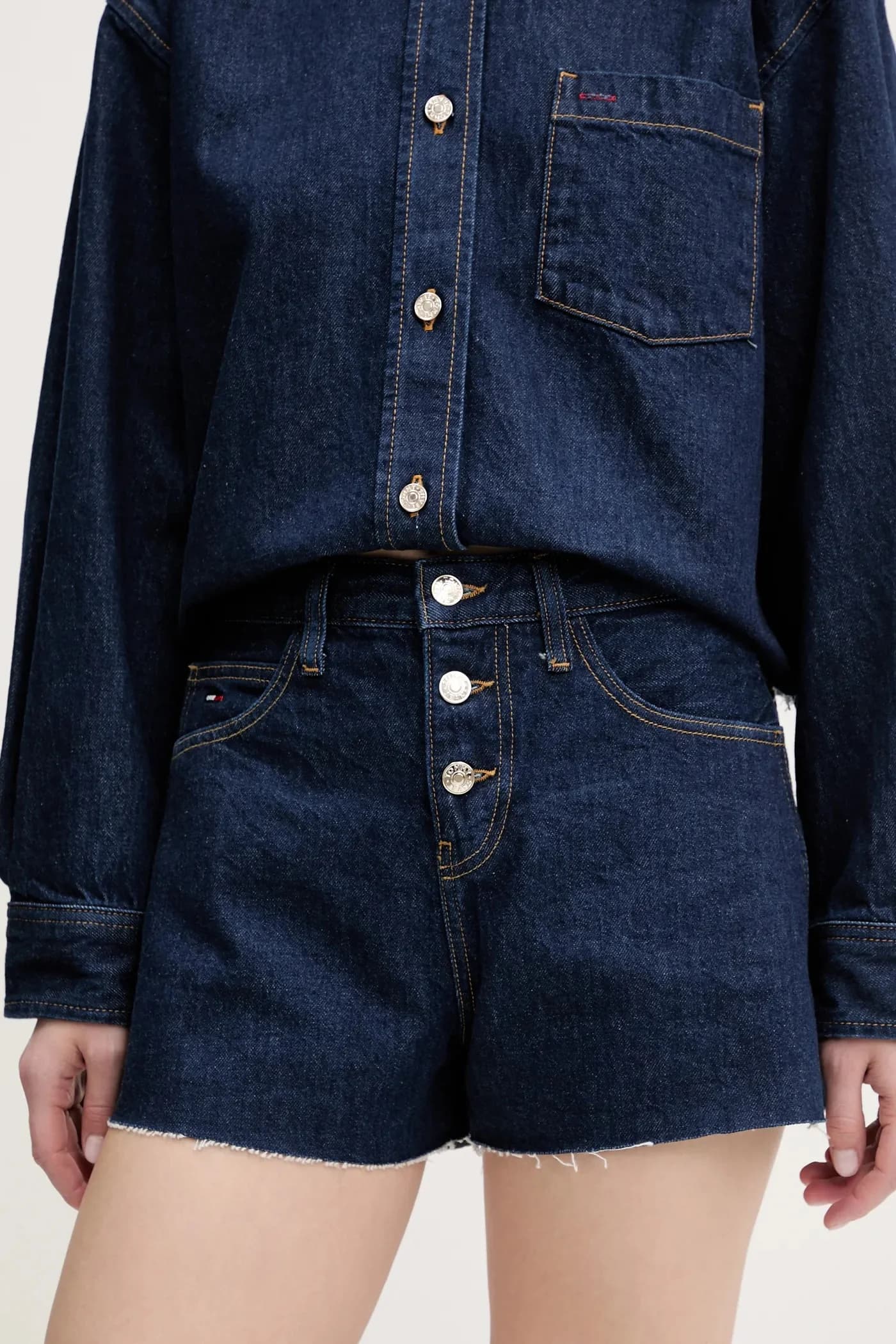 Джинсовые шорты