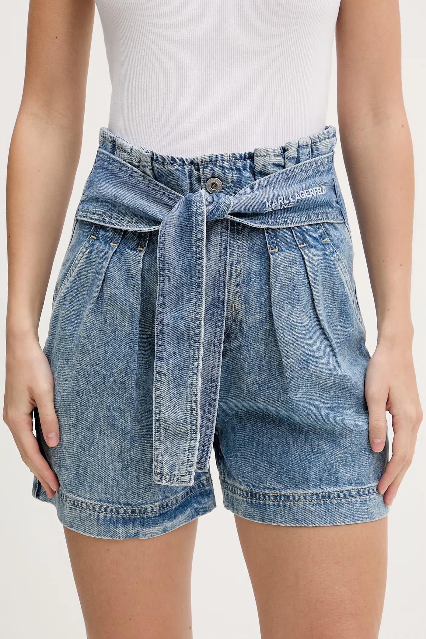 Джинсовые шорты