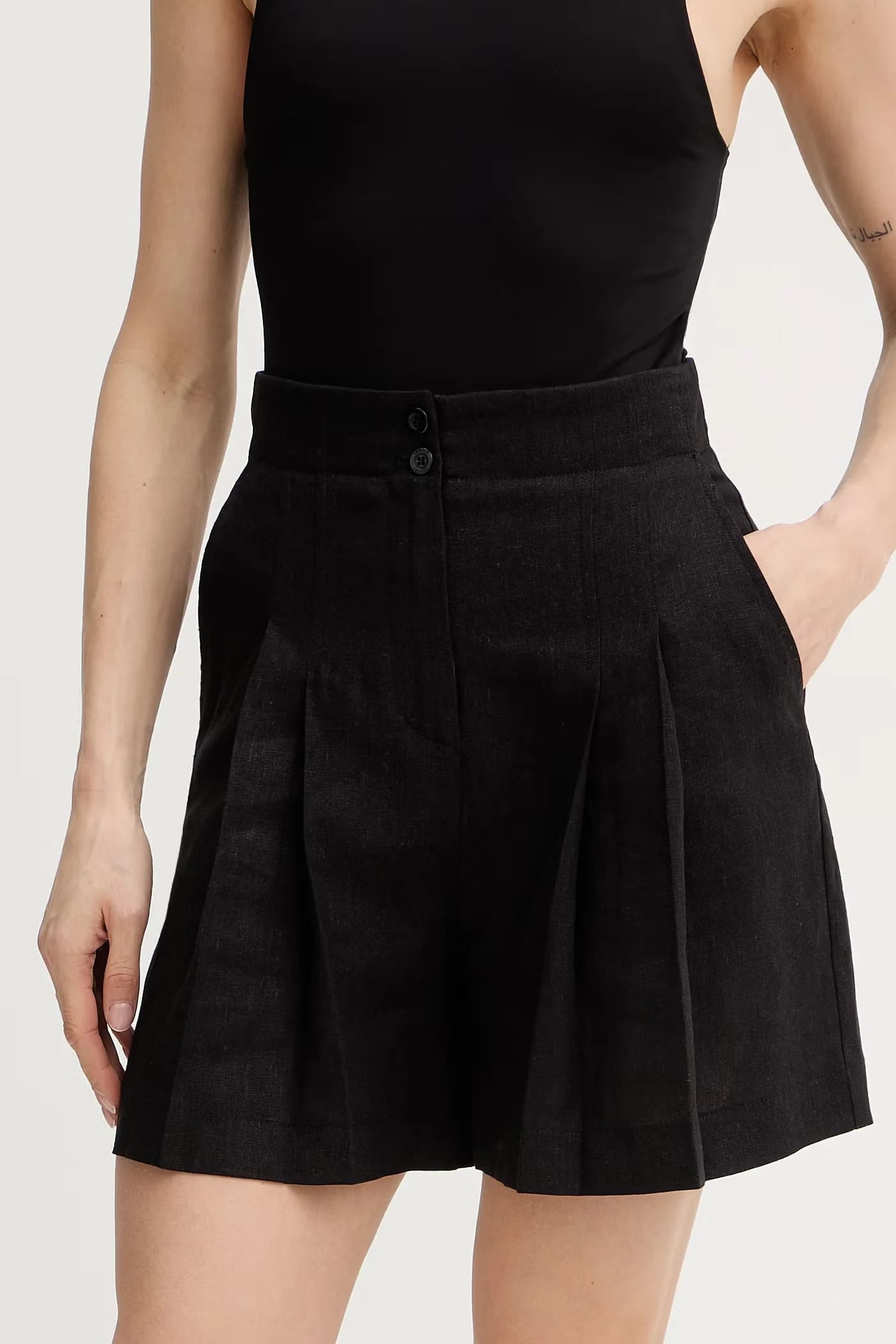 Шорты с льном