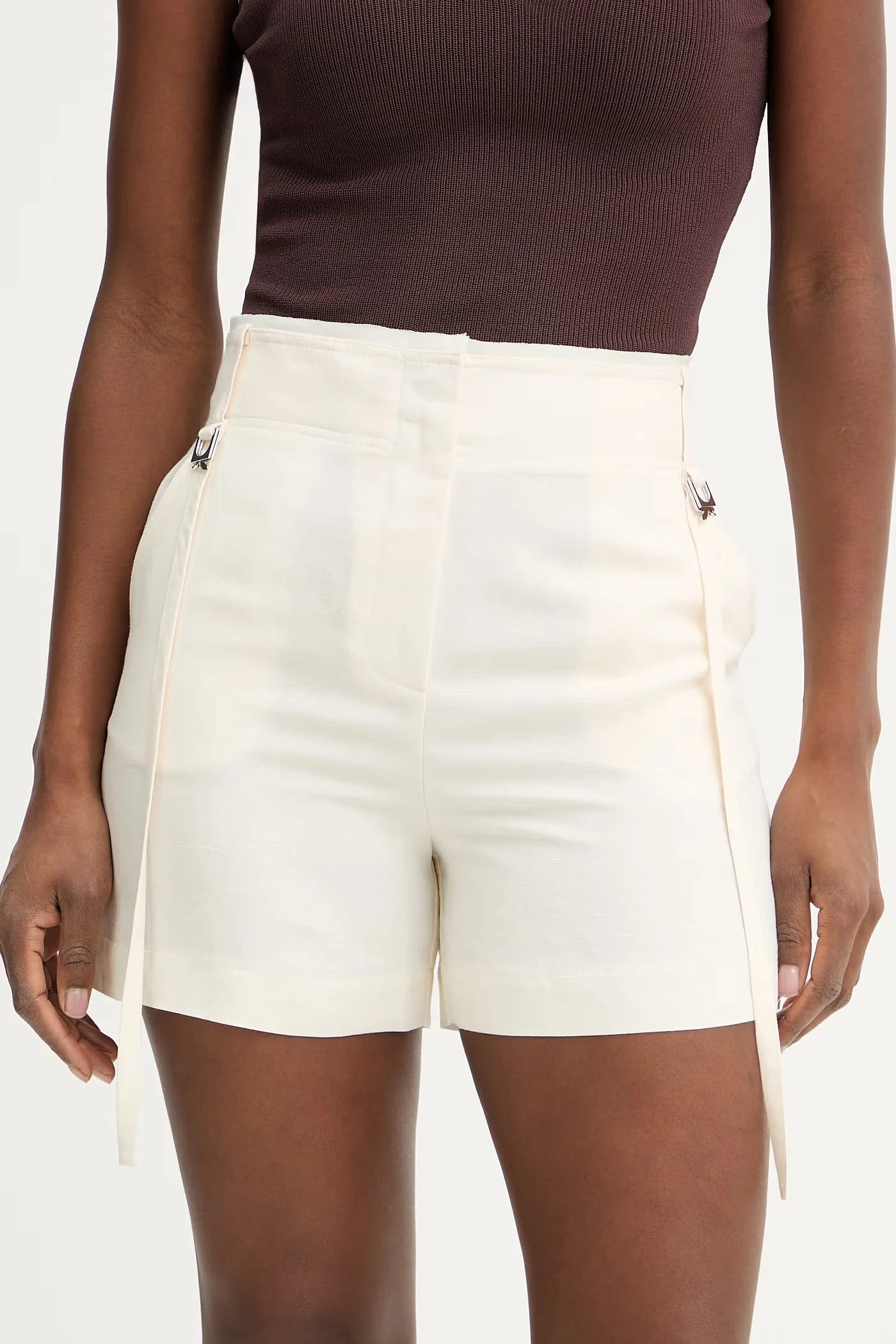 Женские шорты с льном