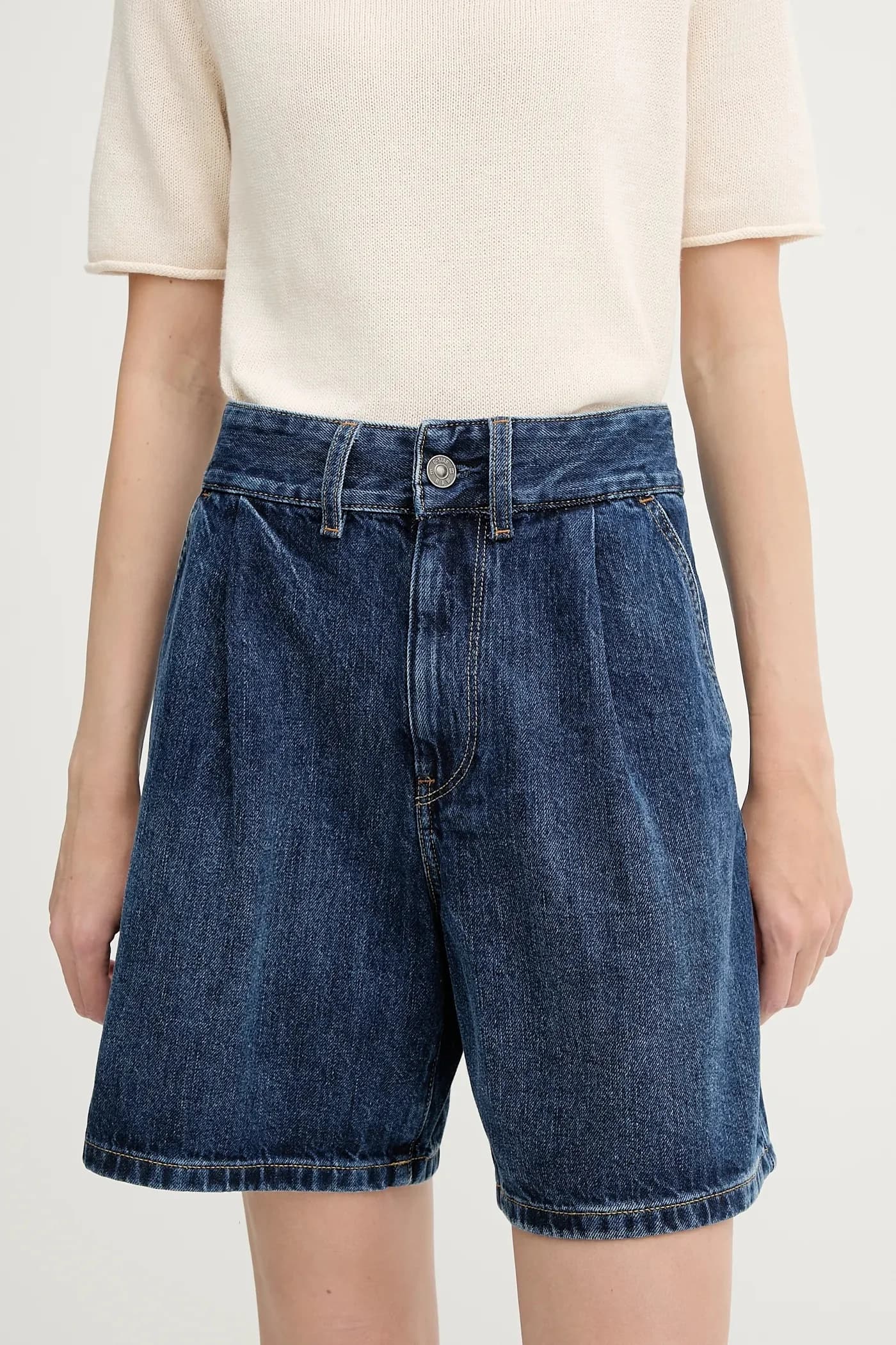 Джинсовые шорты