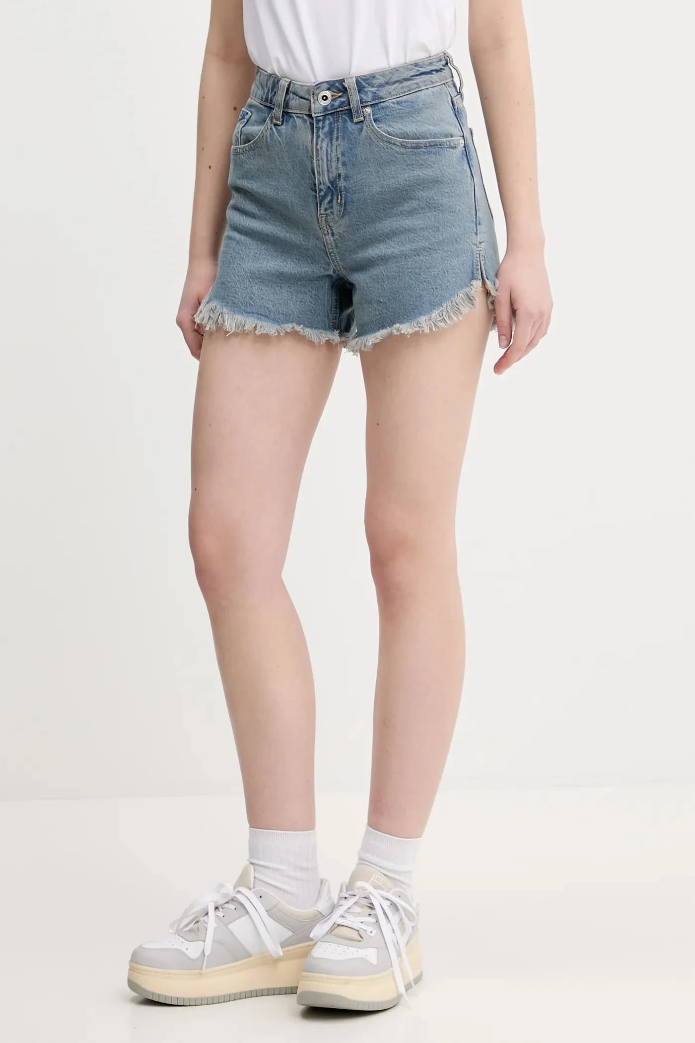 Джинсовые шорты