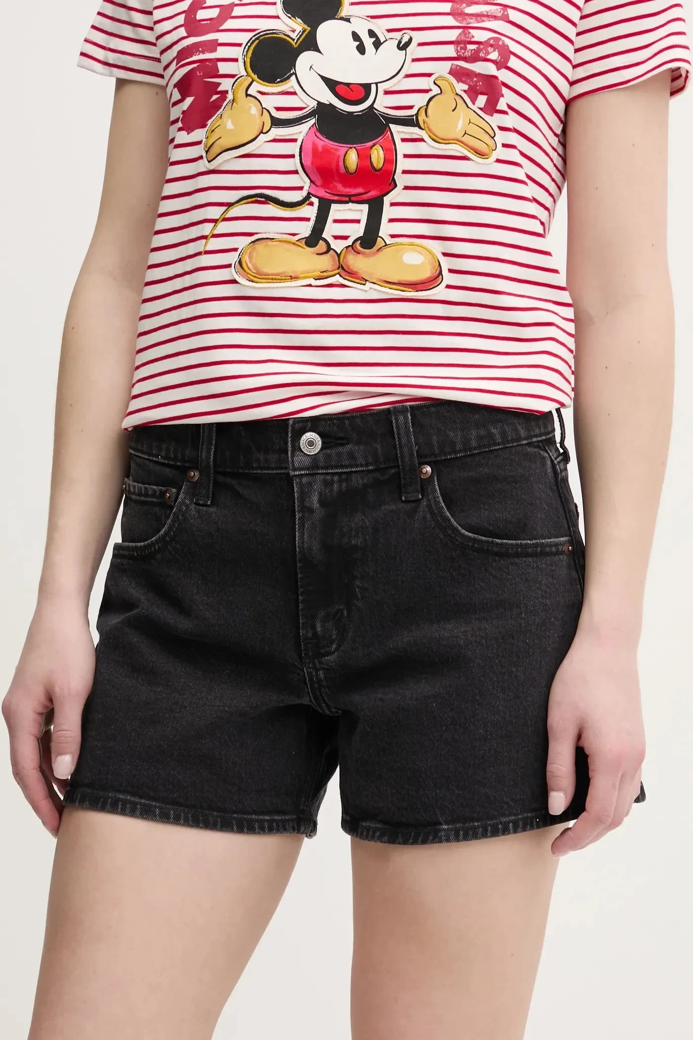 Джинсовые шорты