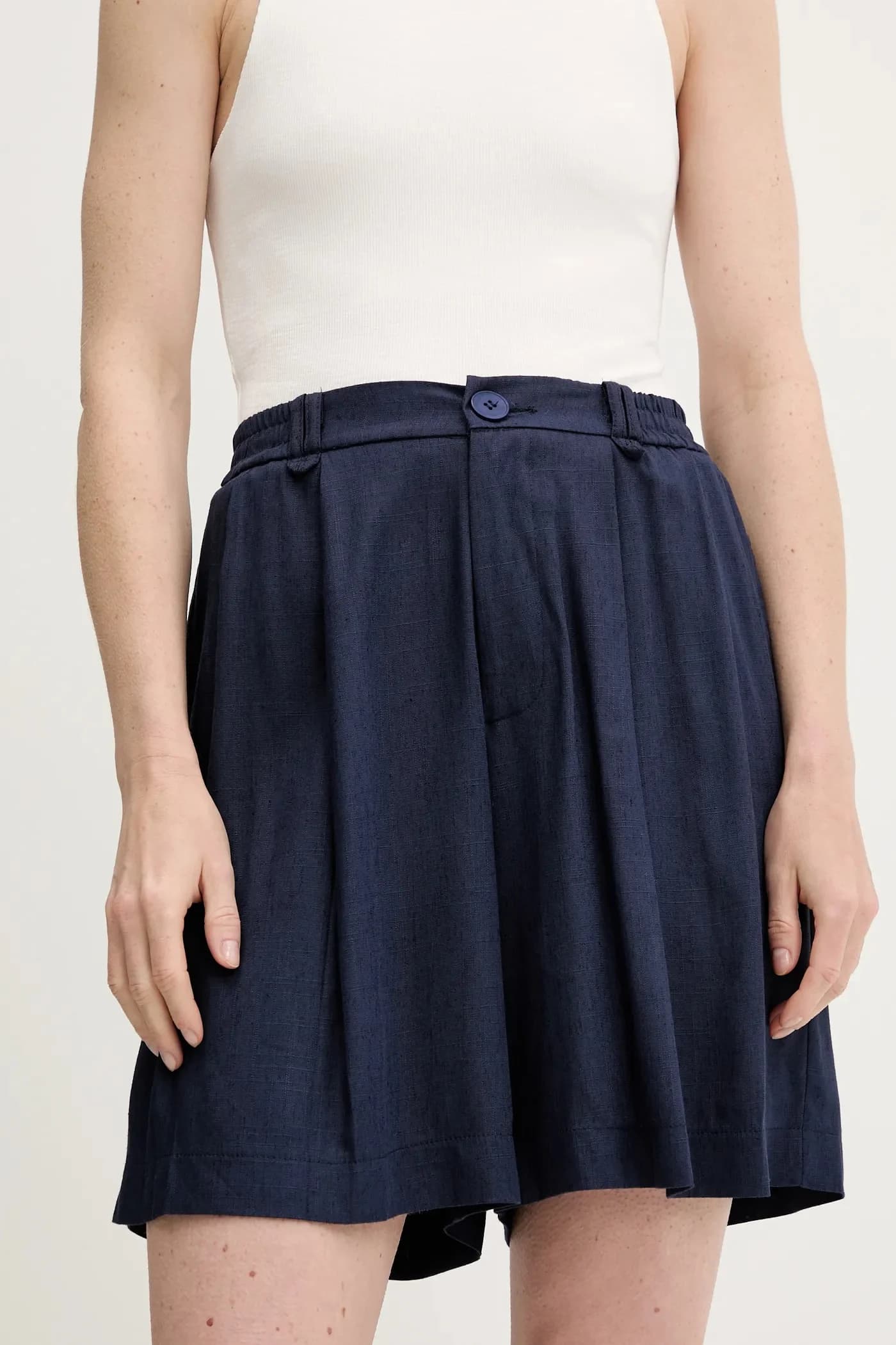 Льняные шорты