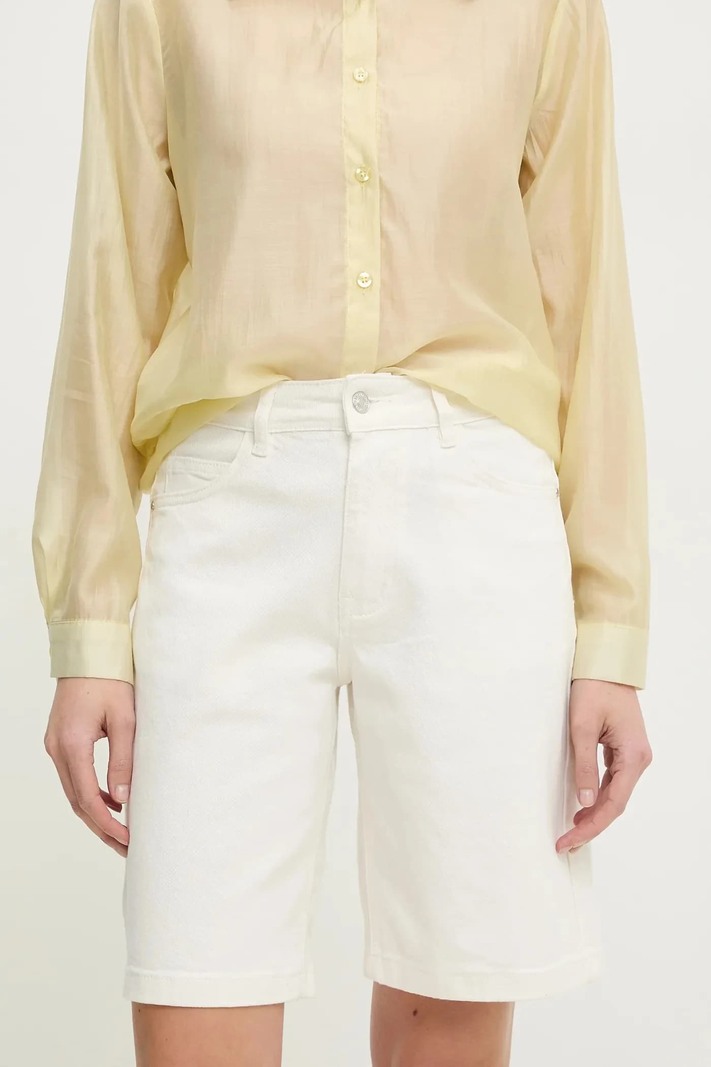 Джинсовые шорты