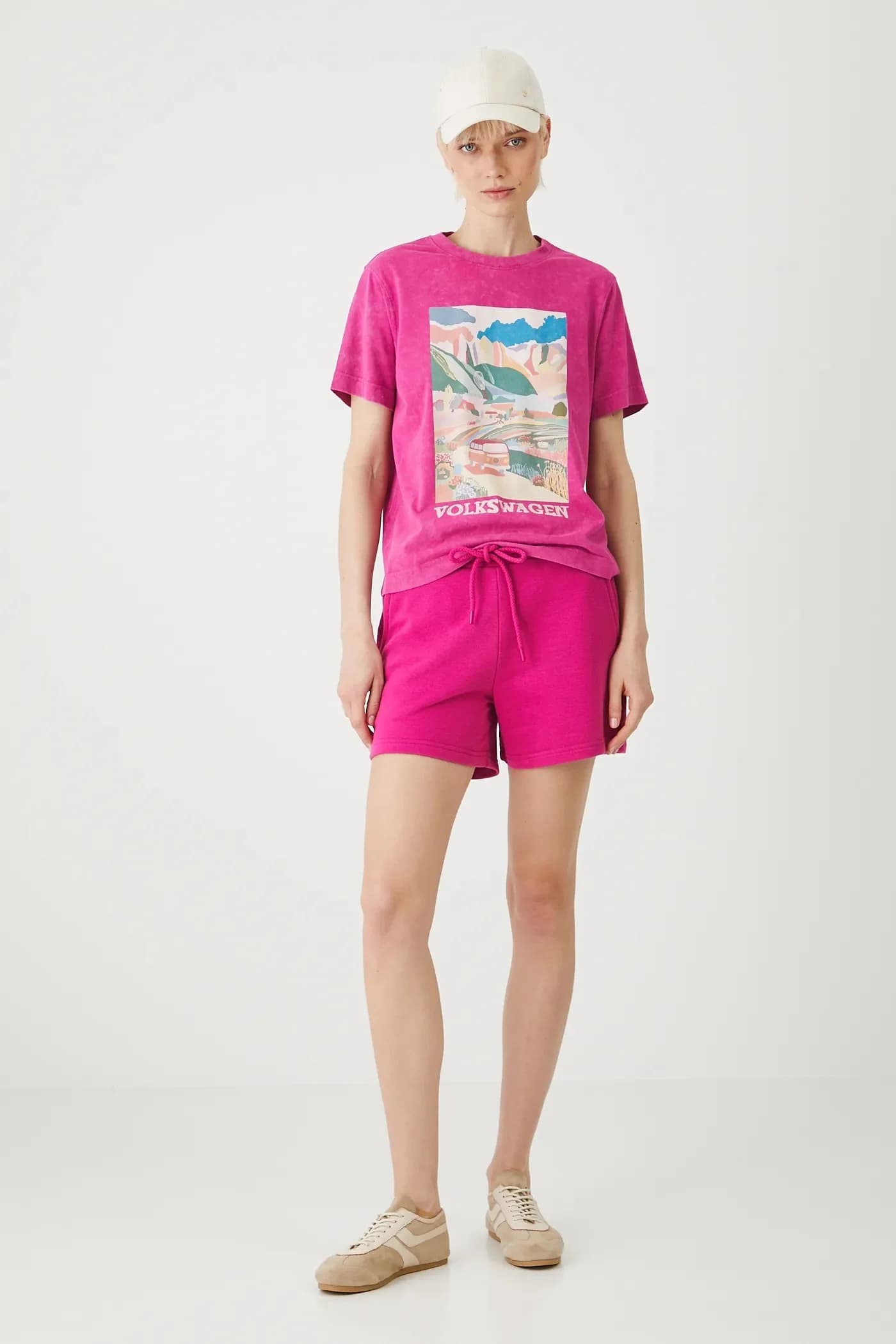 Спортивные шорты