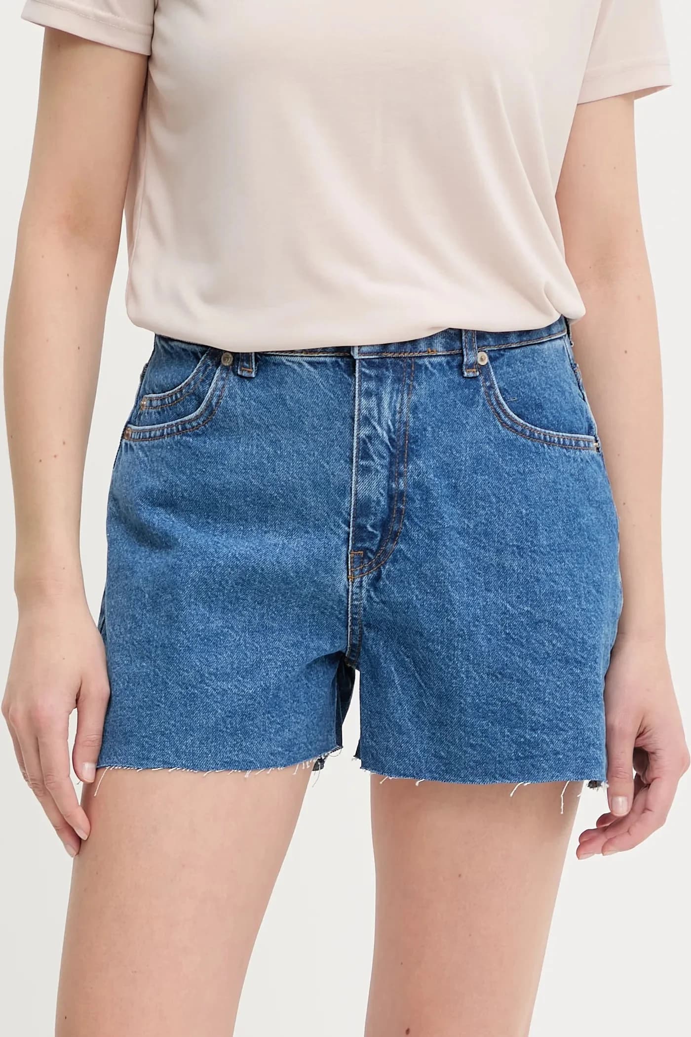 Джинсовые шорты