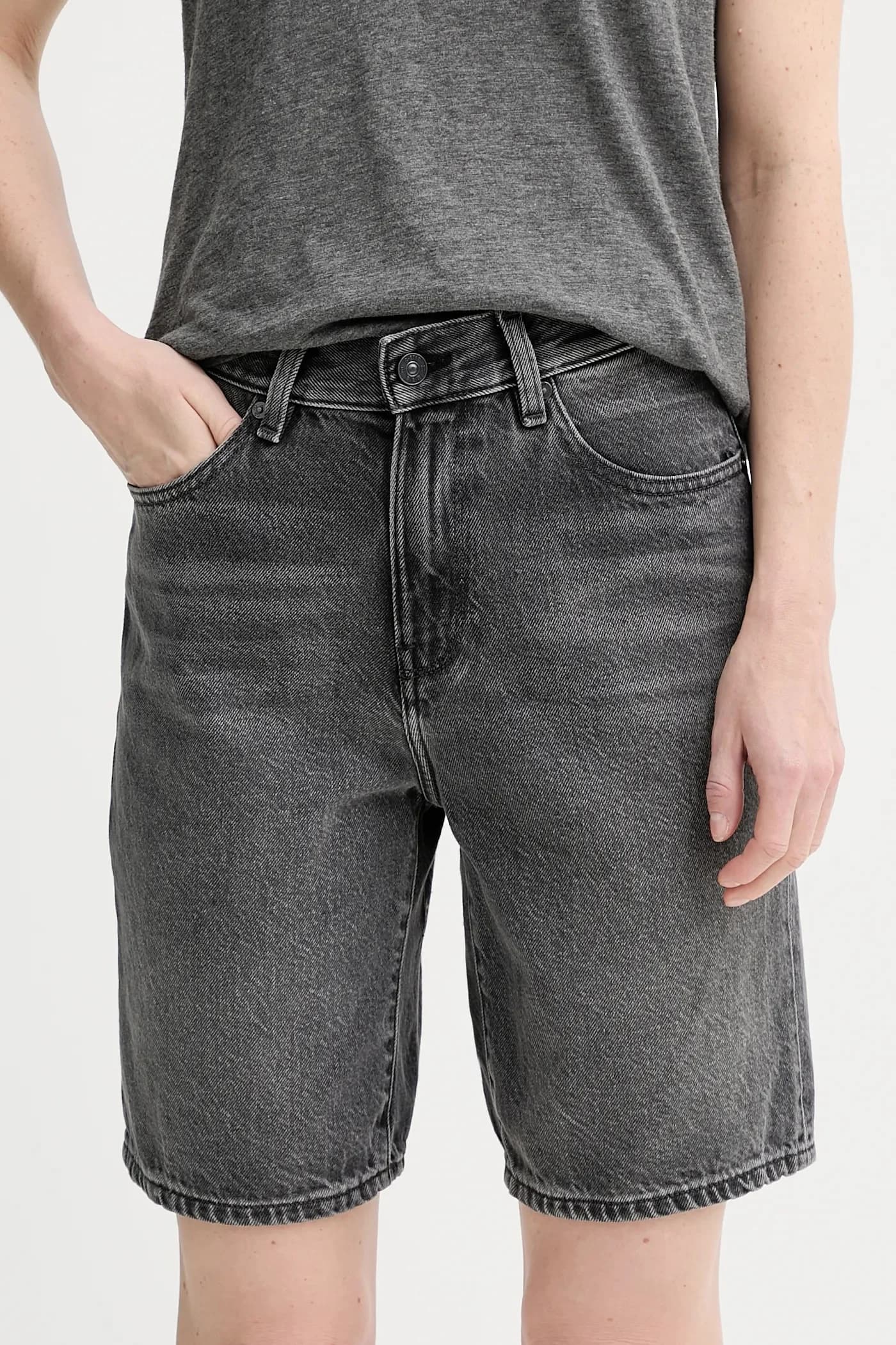 Джинсовые шорты