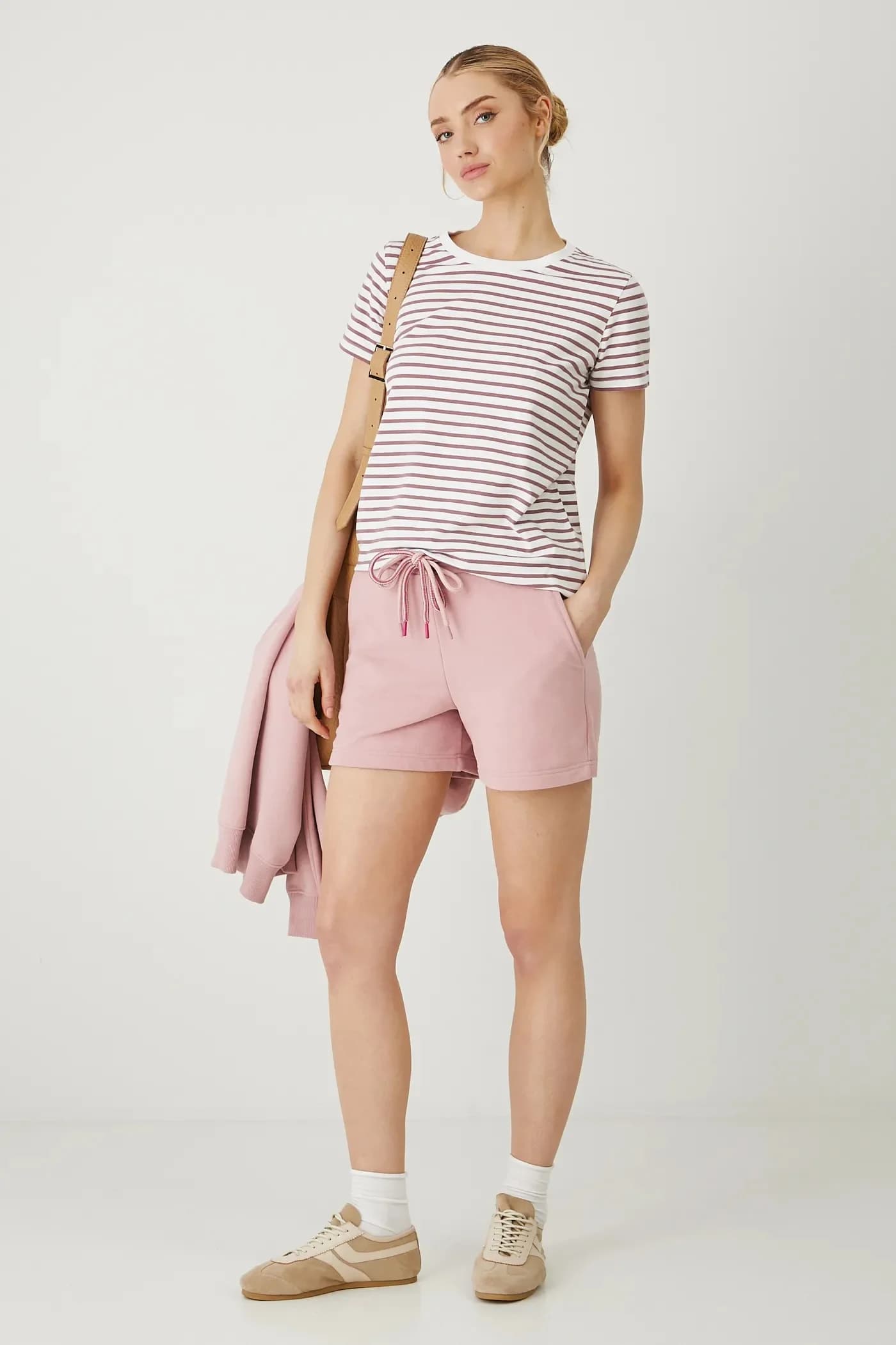 Спортивные шорты