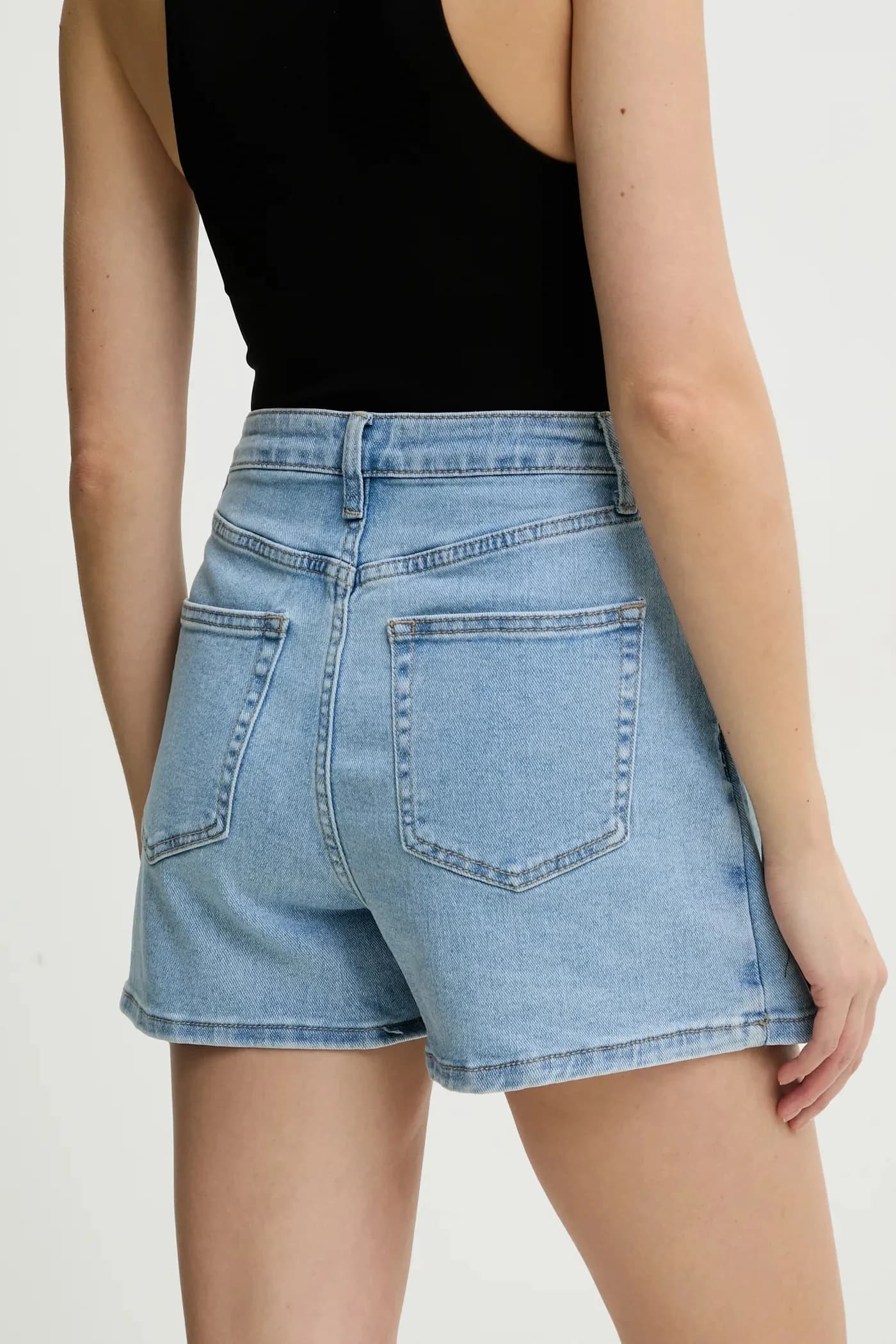 Джинсовая юбка и брюки - фото 3