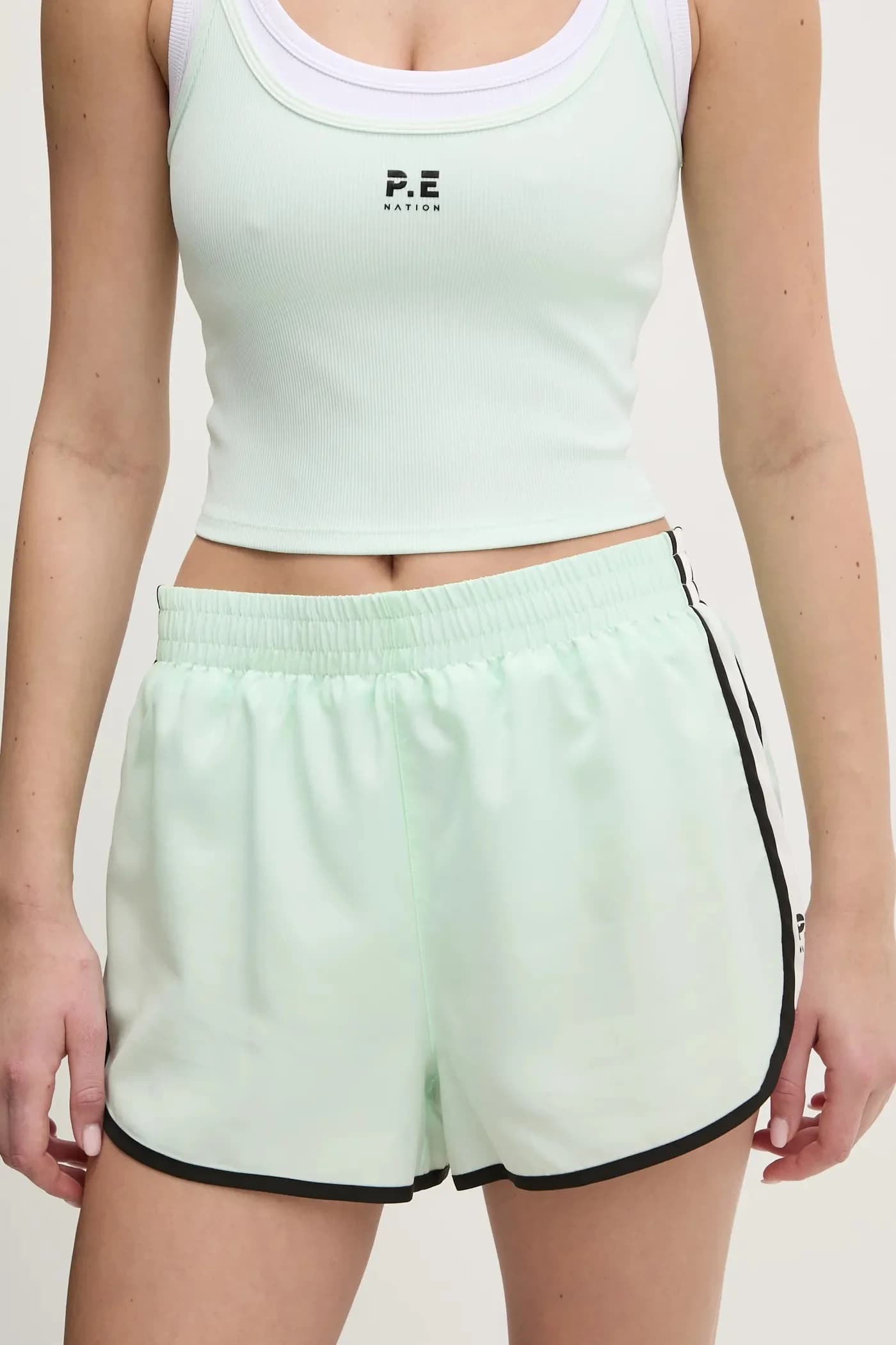 Тренировочные шорты с предустановленными настройками