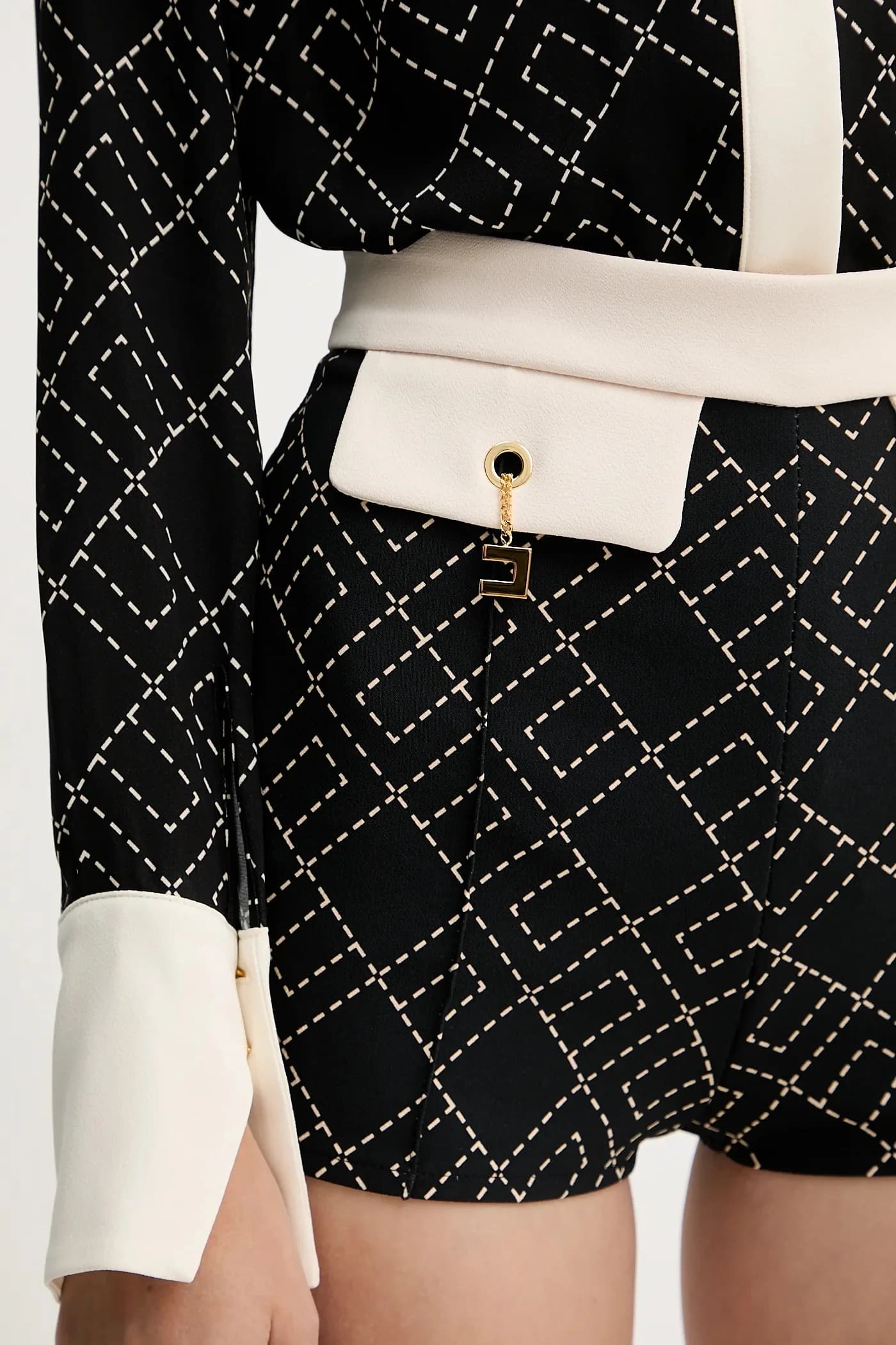 Шорты - фото 4