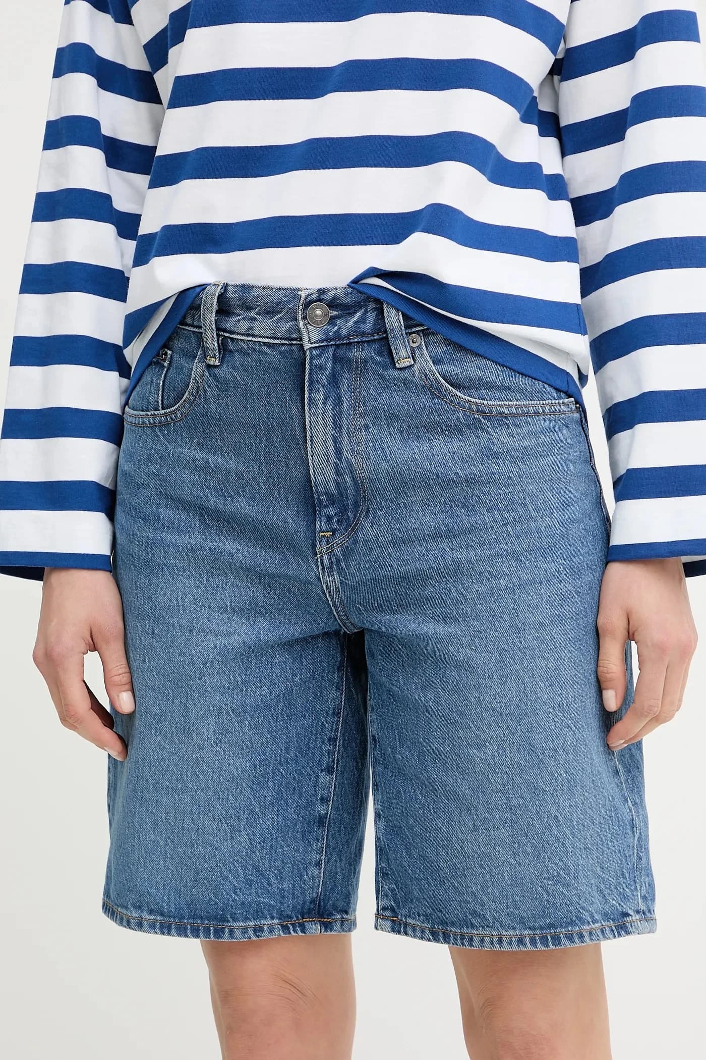 Джинсовые шорты