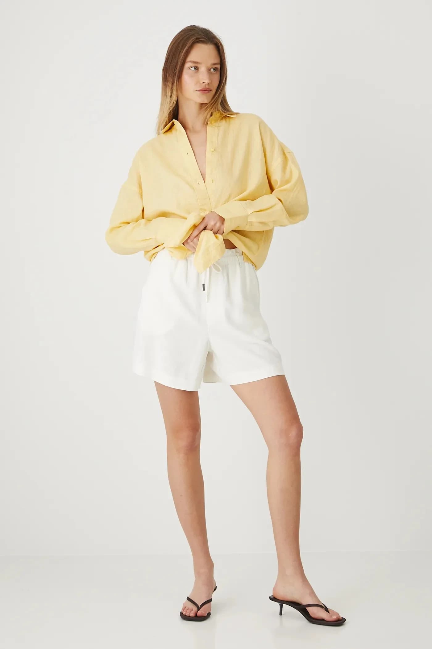 Шорты из смесового льна