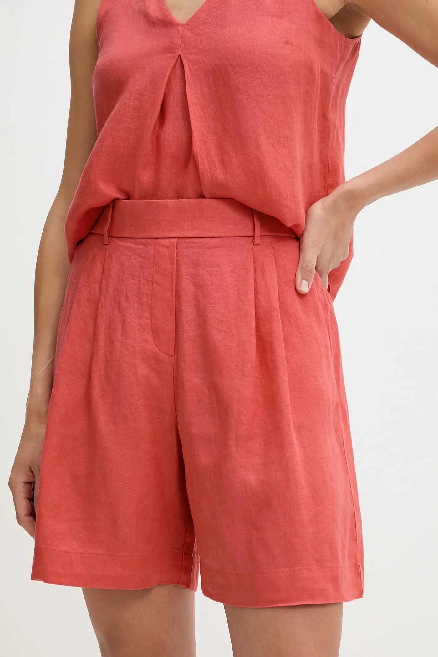 Льняные шорты