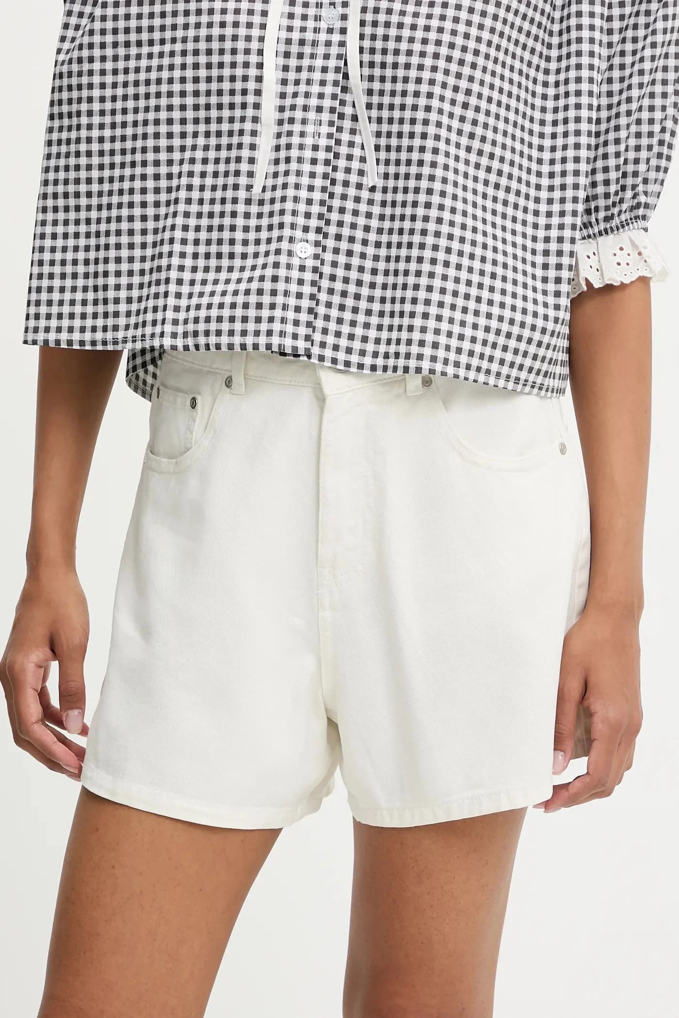 Джинсовые шорты