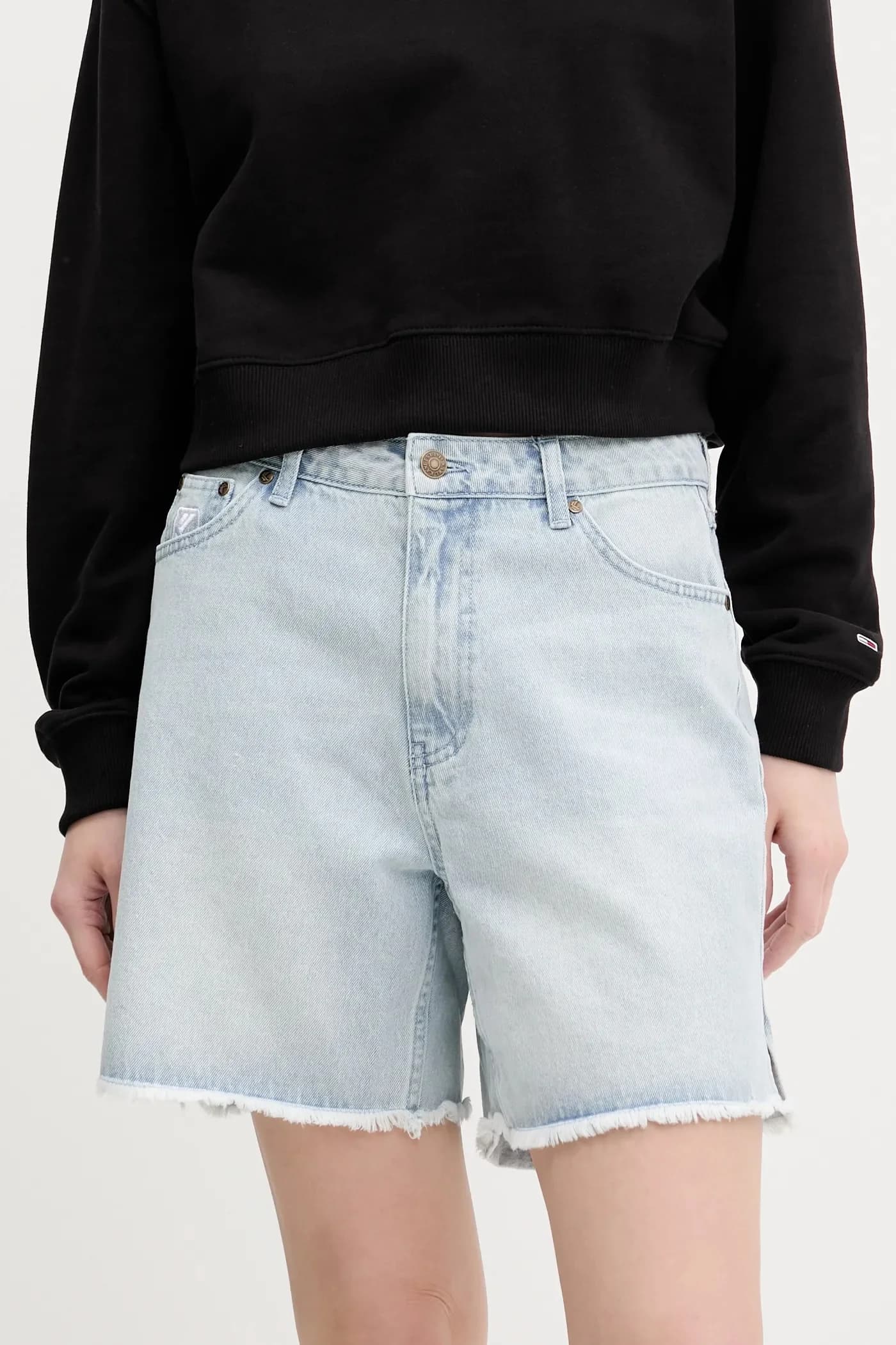 Джинсовые шорты