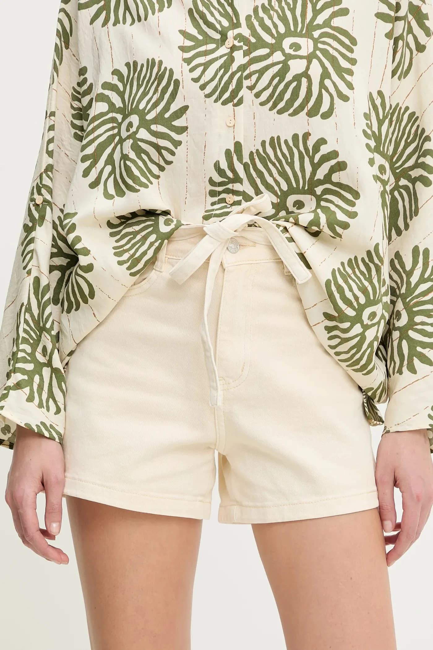 Джинсовые шорты