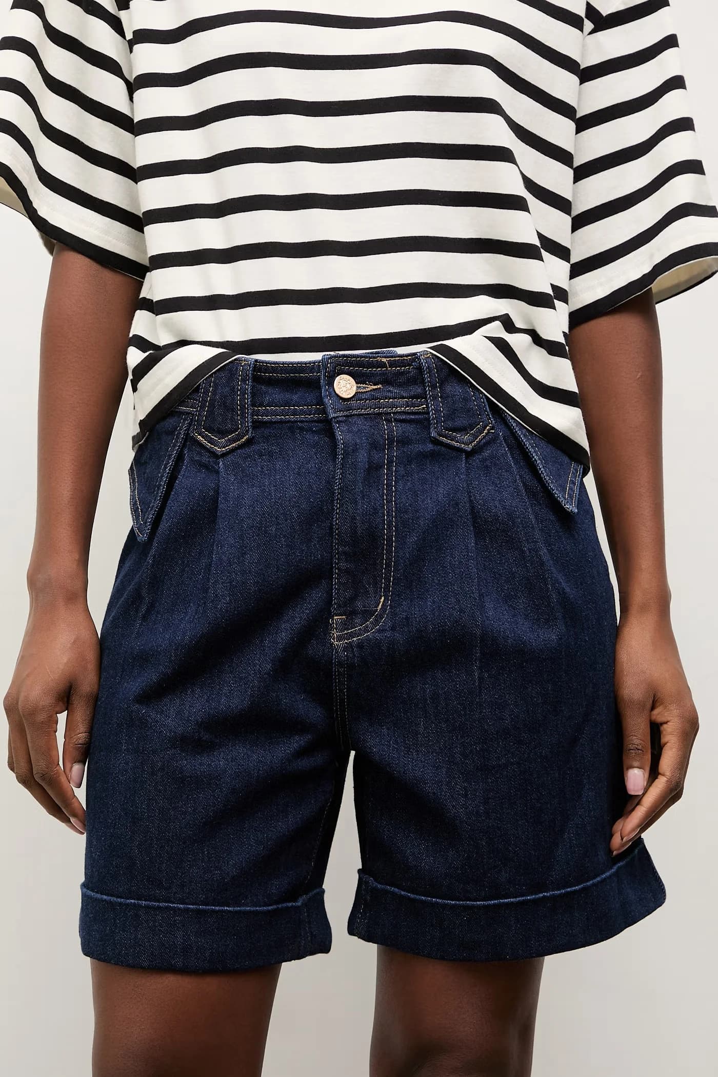 Джинсовые шорты