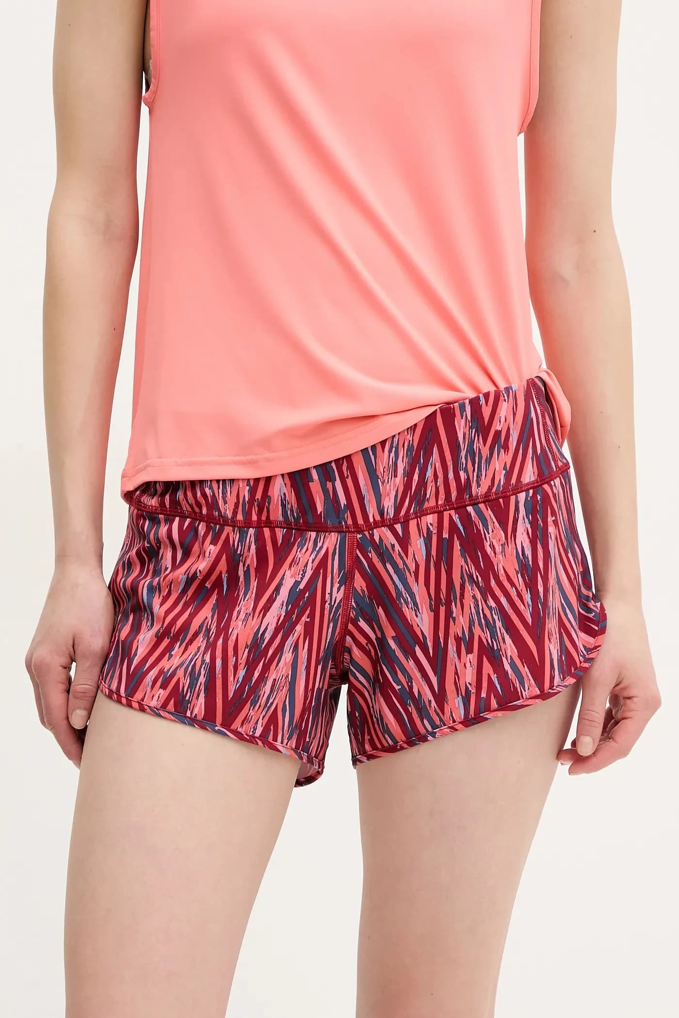 Уличные шорты