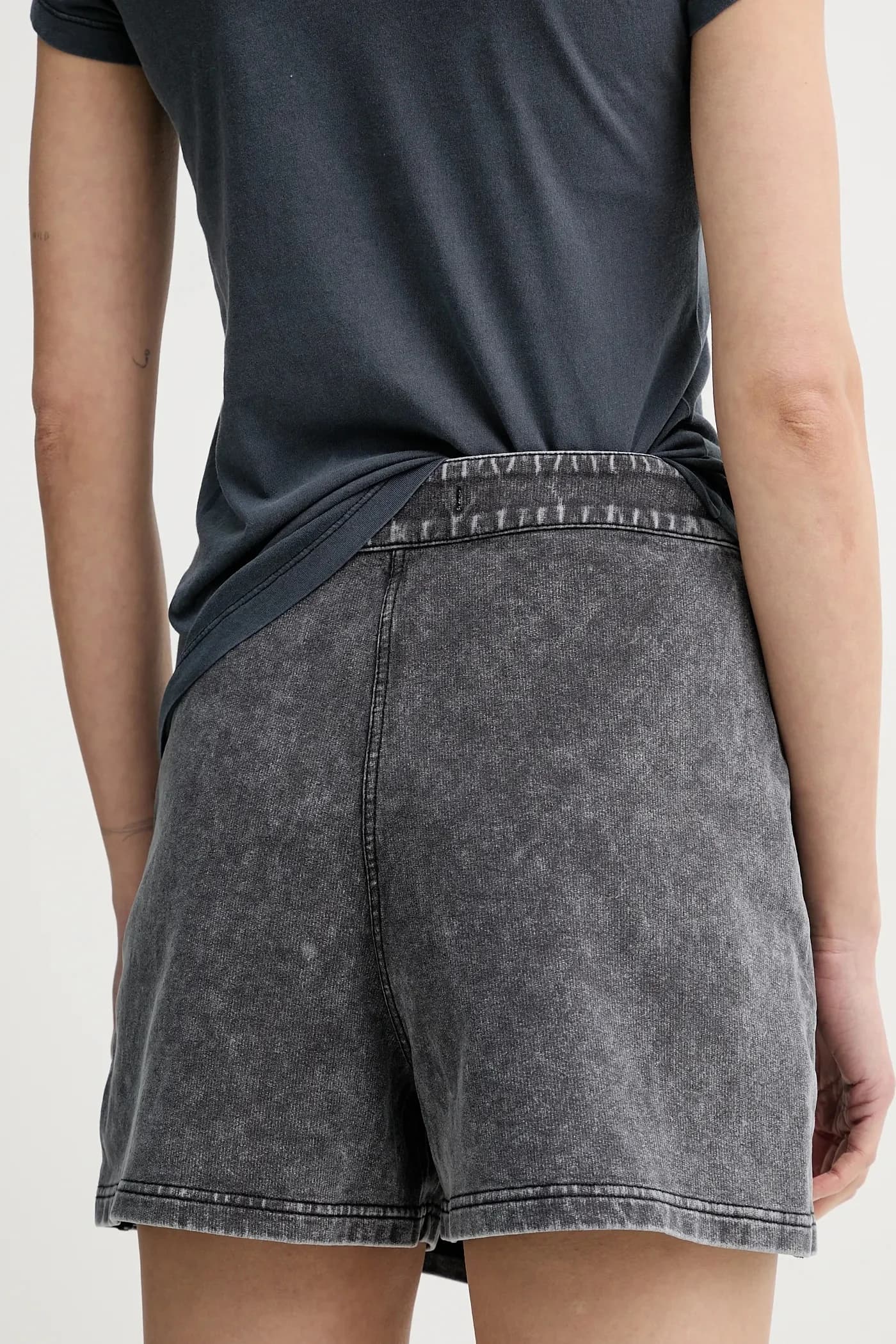 Джинсовая юбка и брюки - фото 3