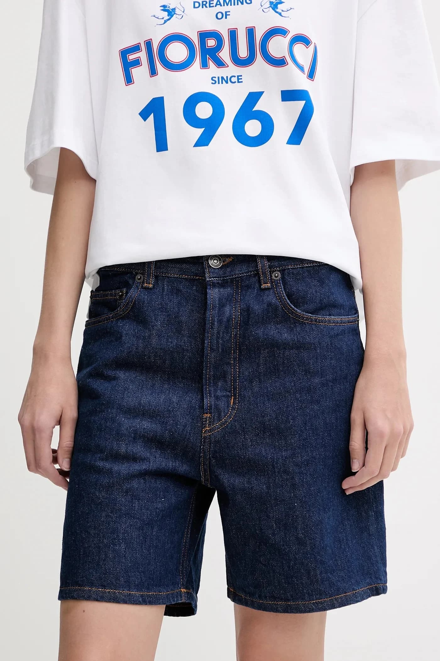 Темно-синие джинсовые шорты
