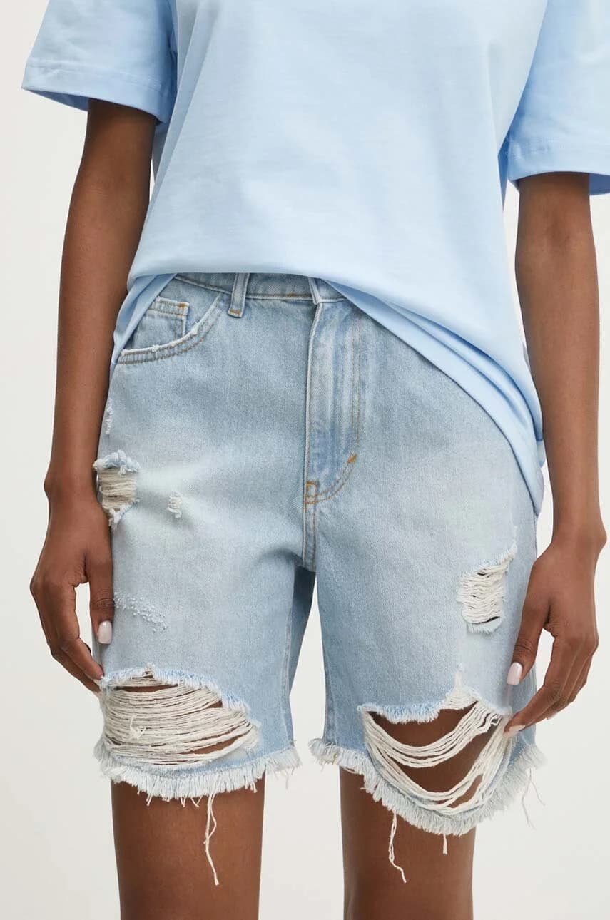 Джинсовые шорты