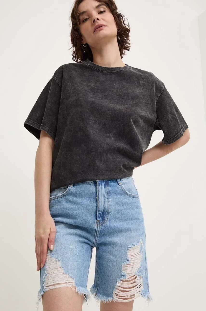 Джинсовые шорты